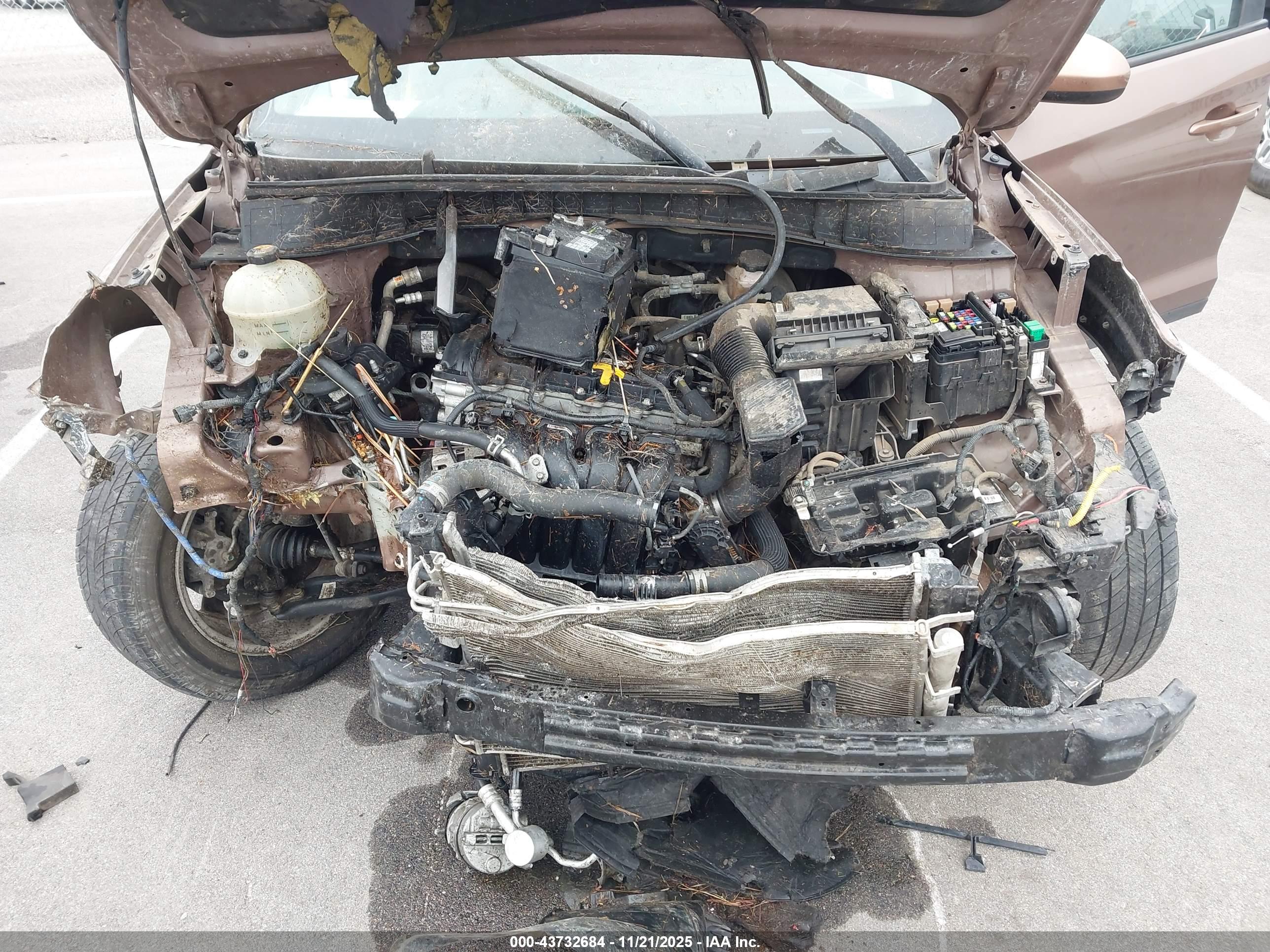 HYUNDAI TUCSON image 10