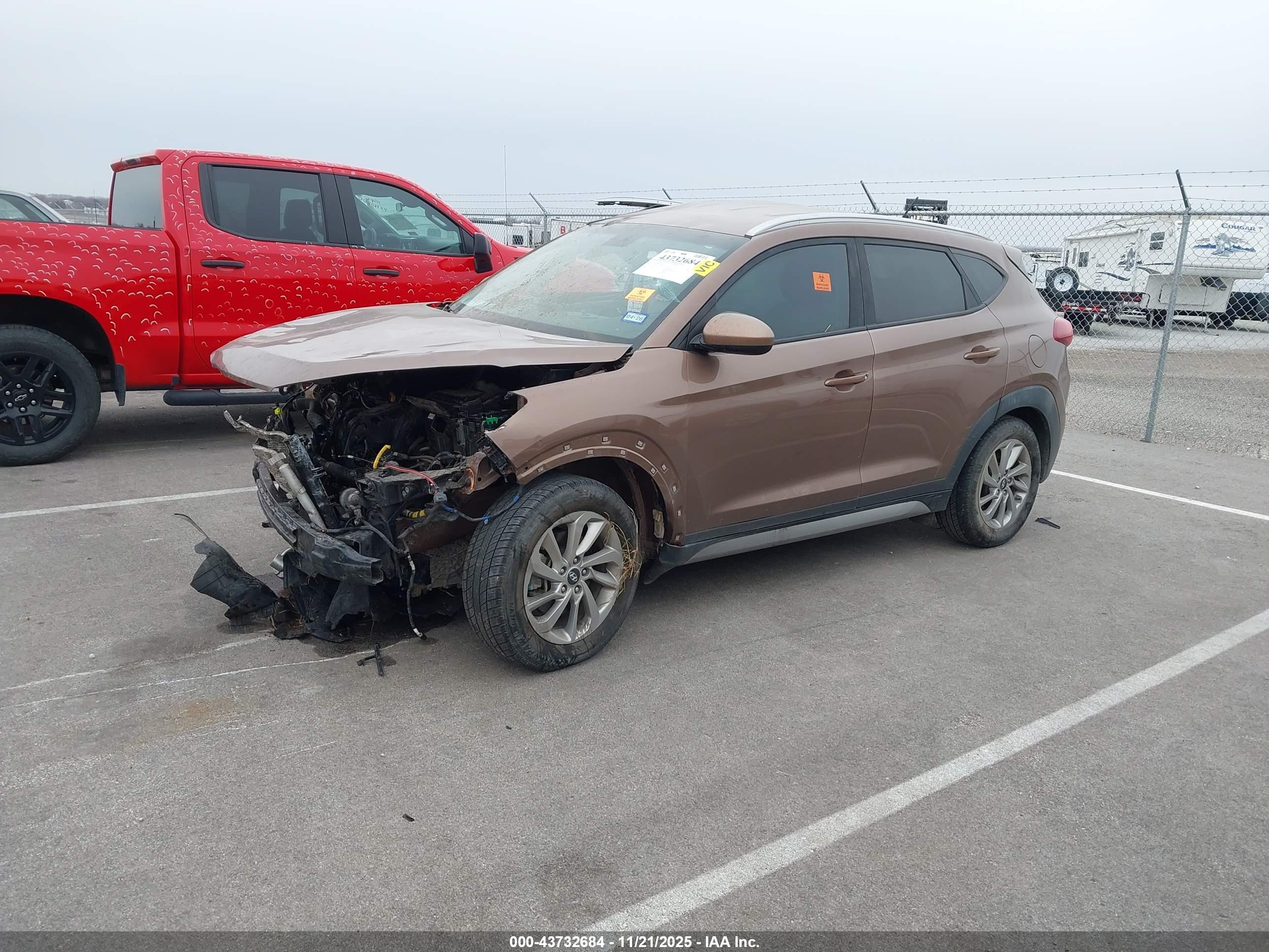 HYUNDAI TUCSON image 2