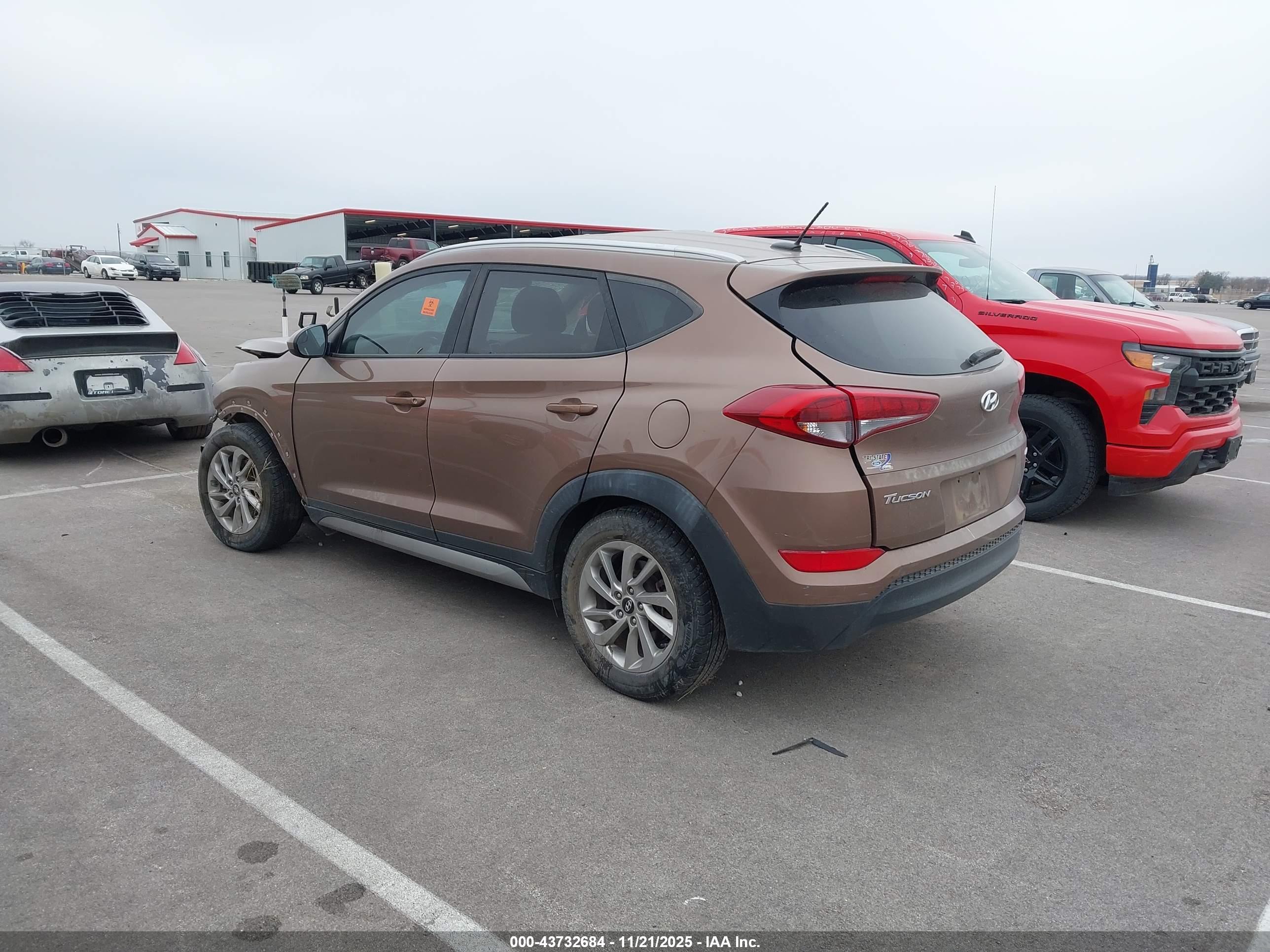 HYUNDAI TUCSON image 3