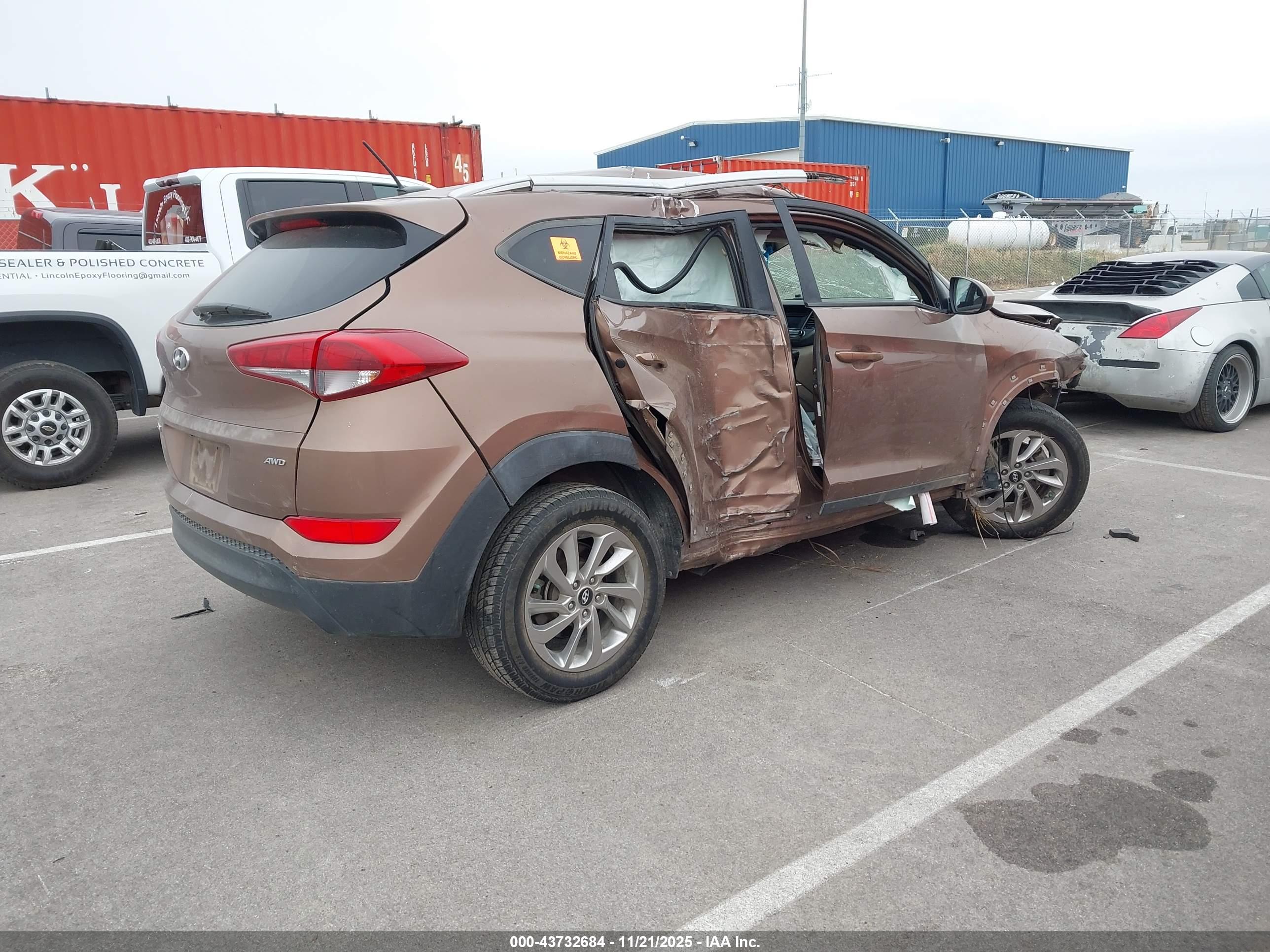 HYUNDAI TUCSON image 4