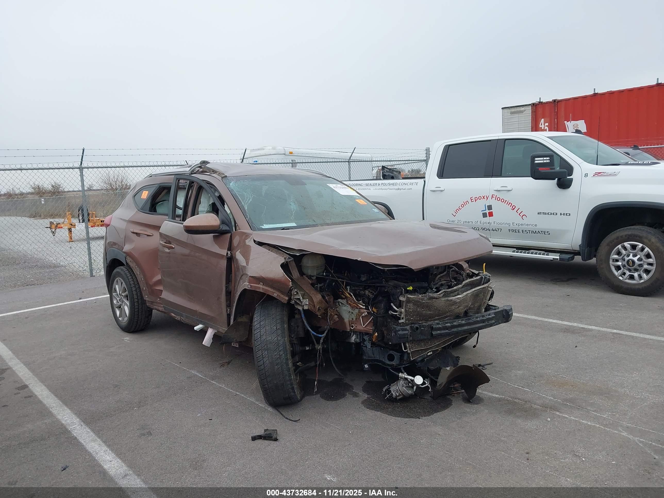 HYUNDAI TUCSON image 6