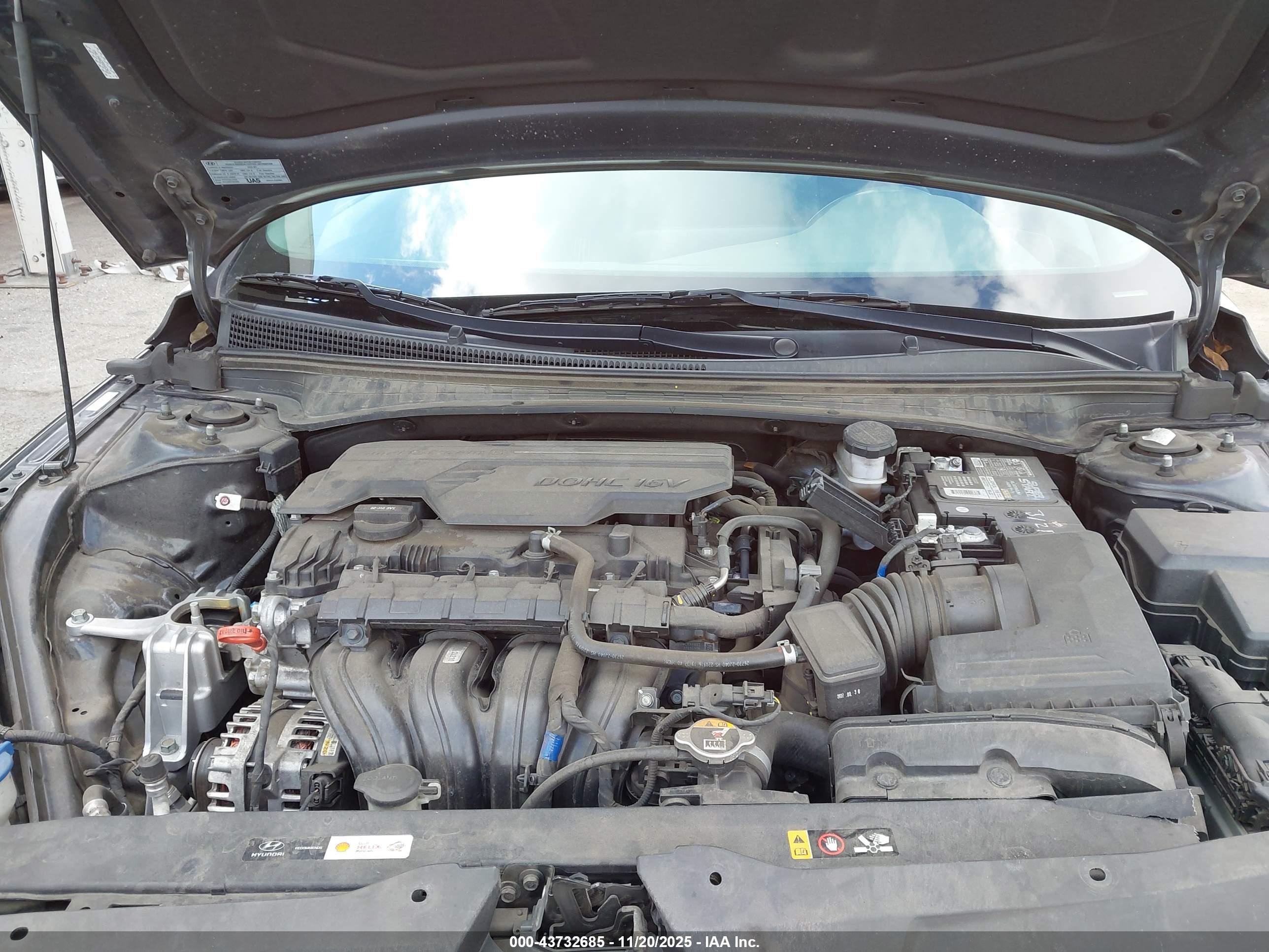 HYUNDAI ELANTRA image 10