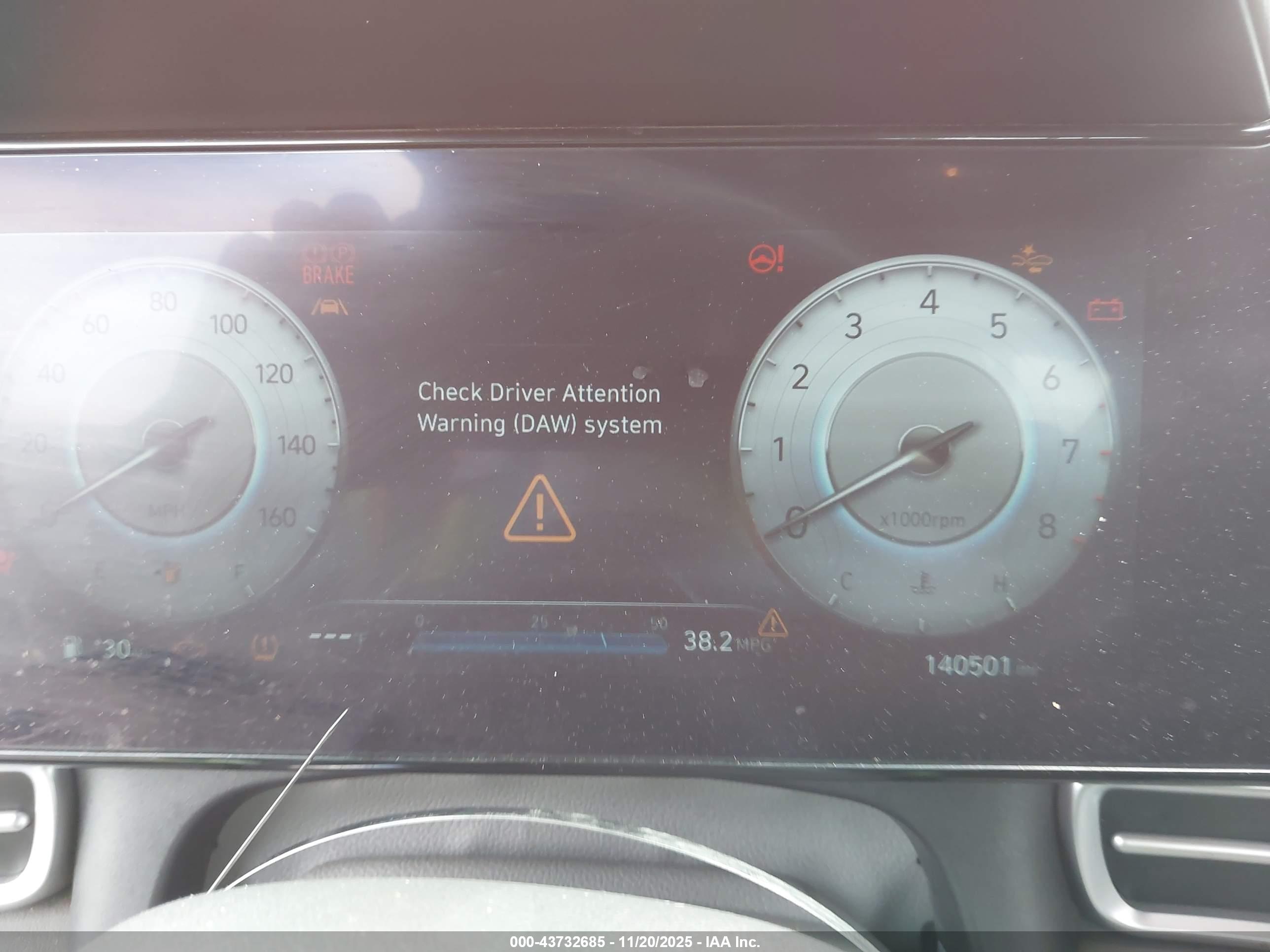 HYUNDAI ELANTRA image 7