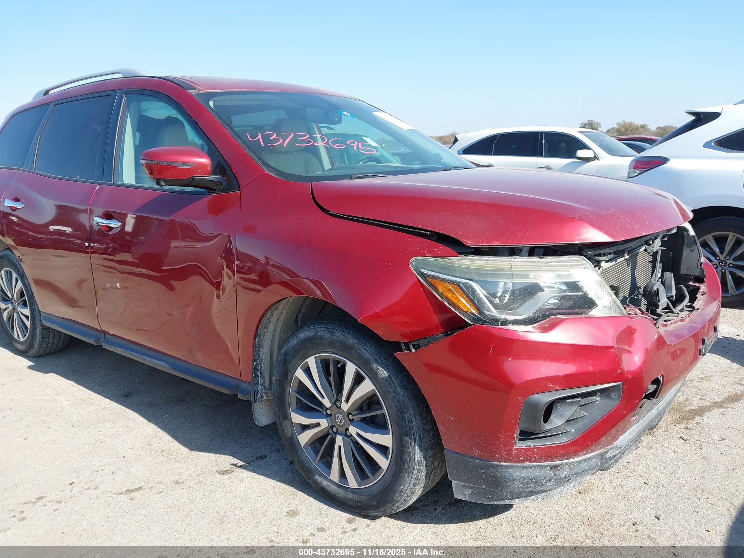 NISSAN PATHFINDER image 6