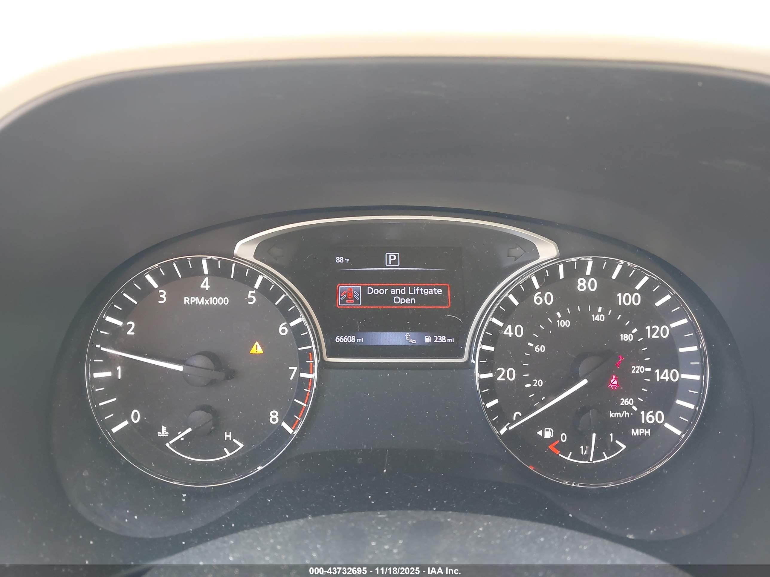 NISSAN PATHFINDER image 7