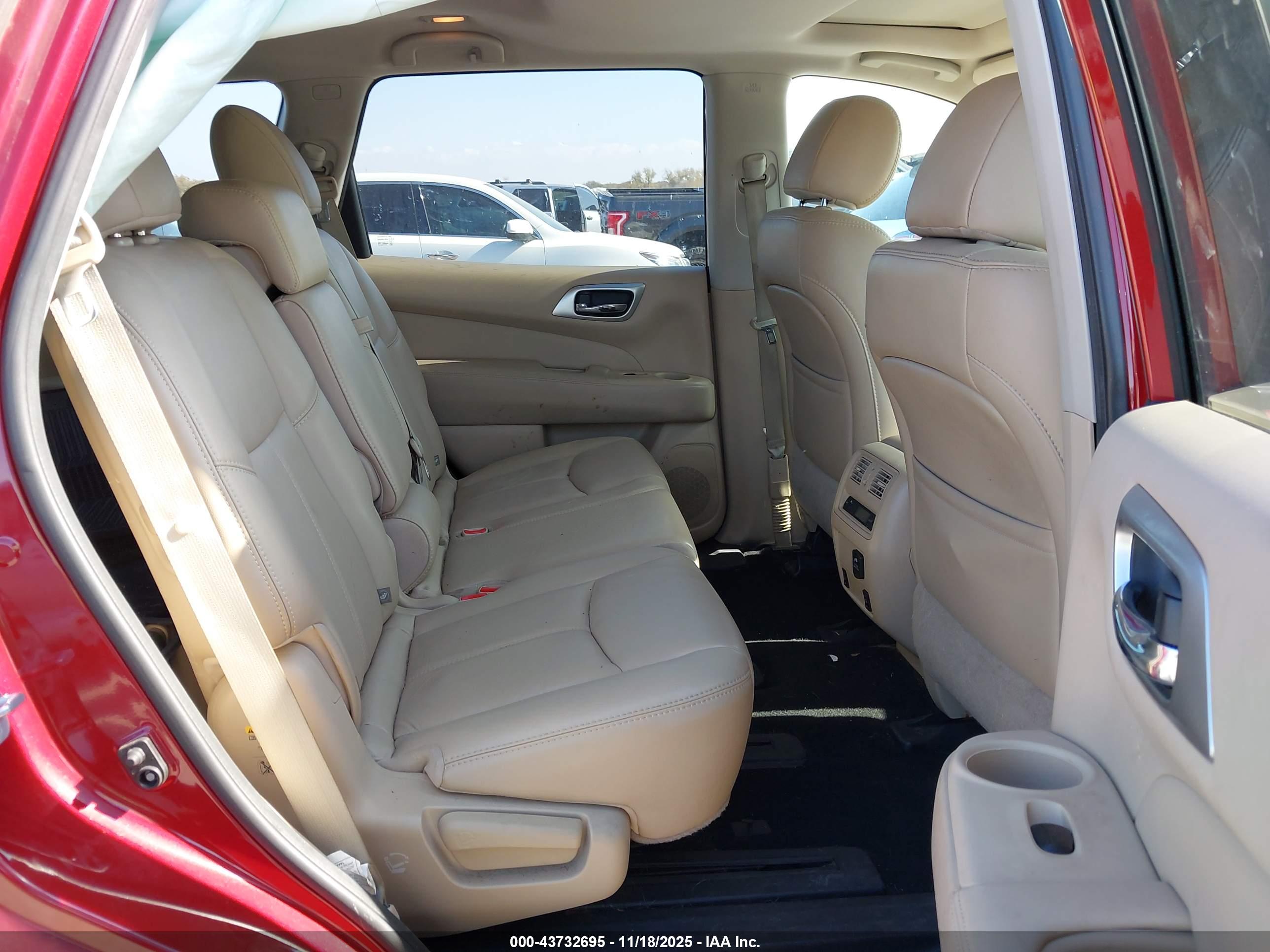 NISSAN PATHFINDER image 8