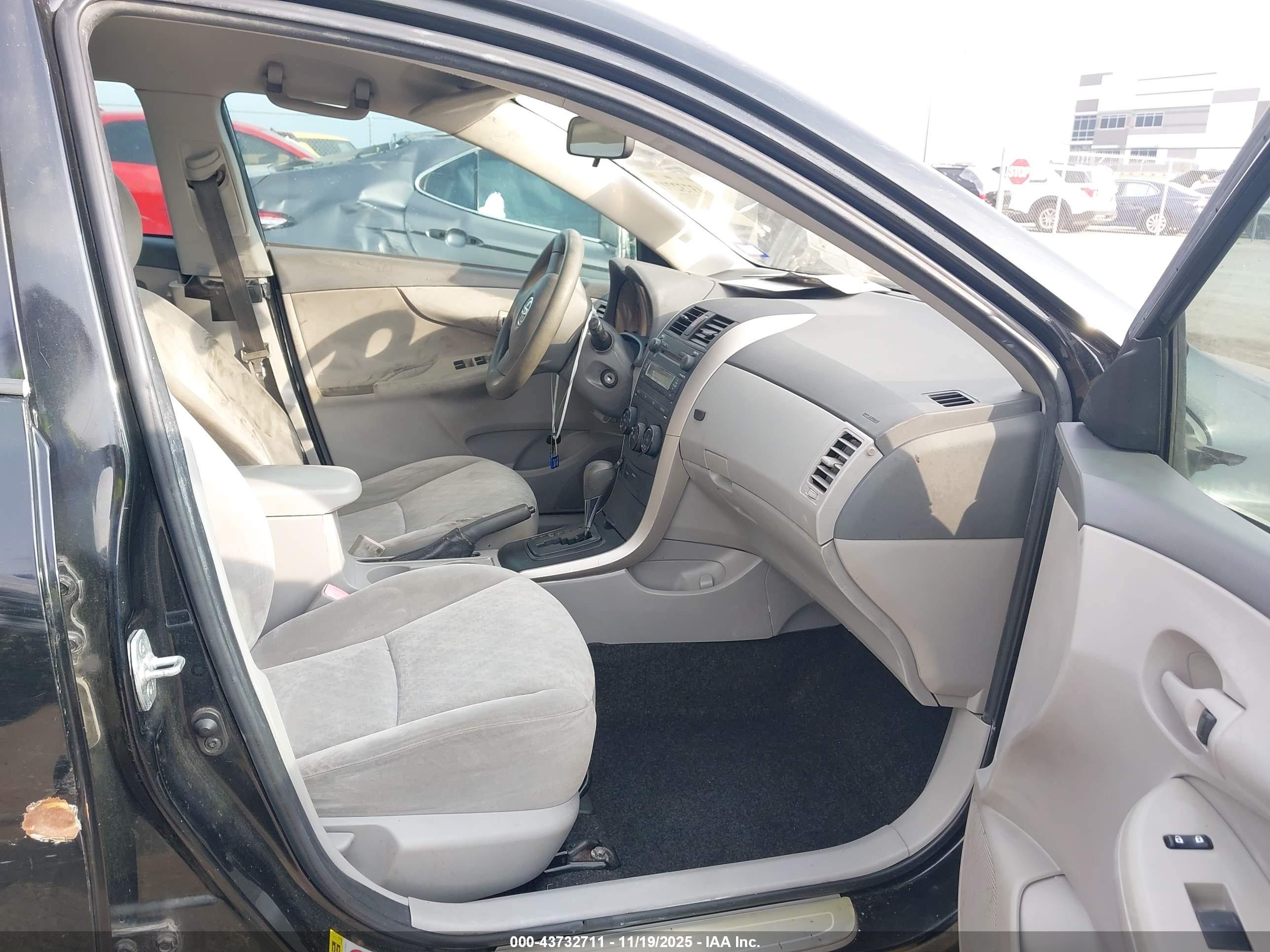TOYOTA COROLLA image 5