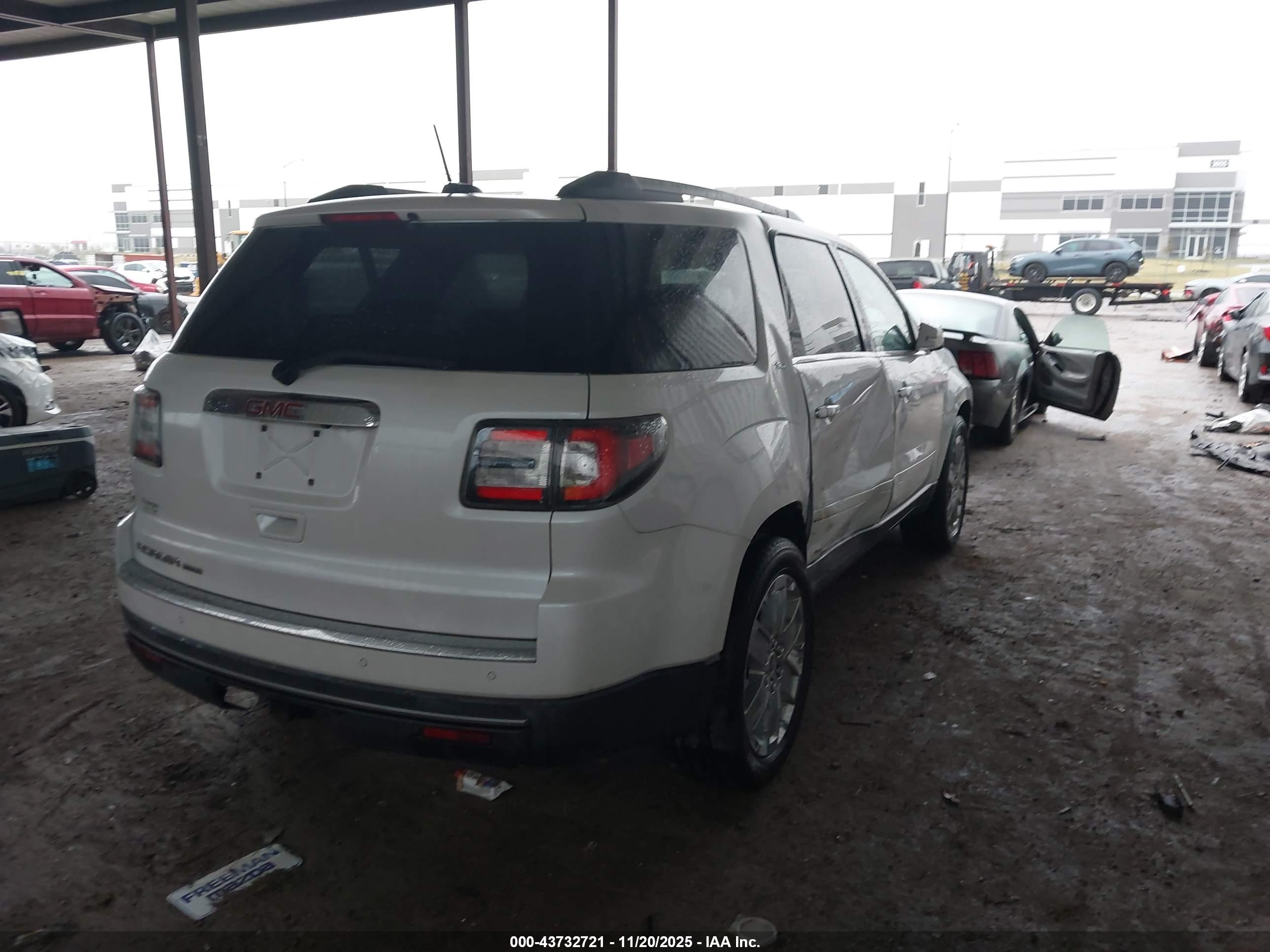 GMC ACADIA image 4