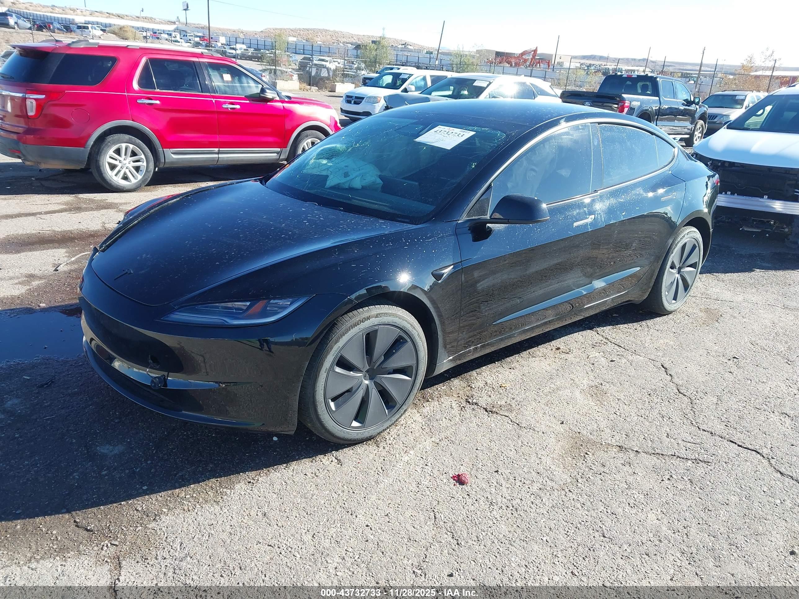 TESLA MODEL image 2