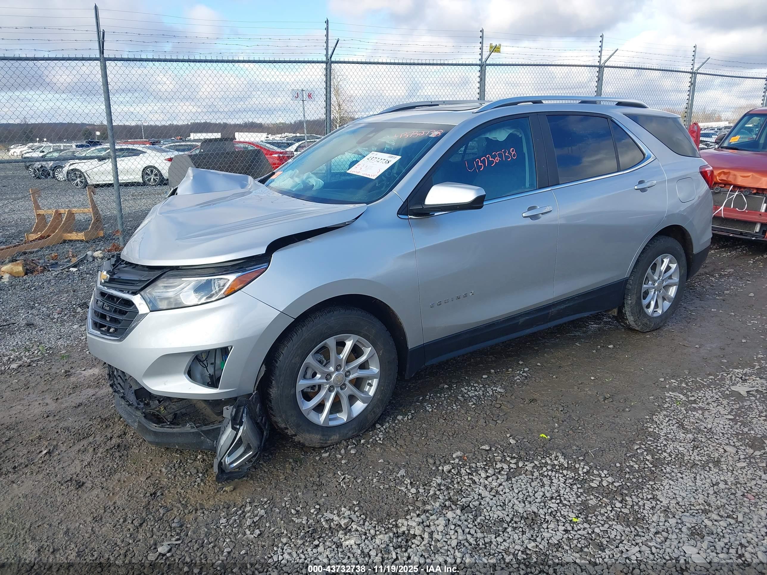 CHEVROLET EQUINOX image 2
