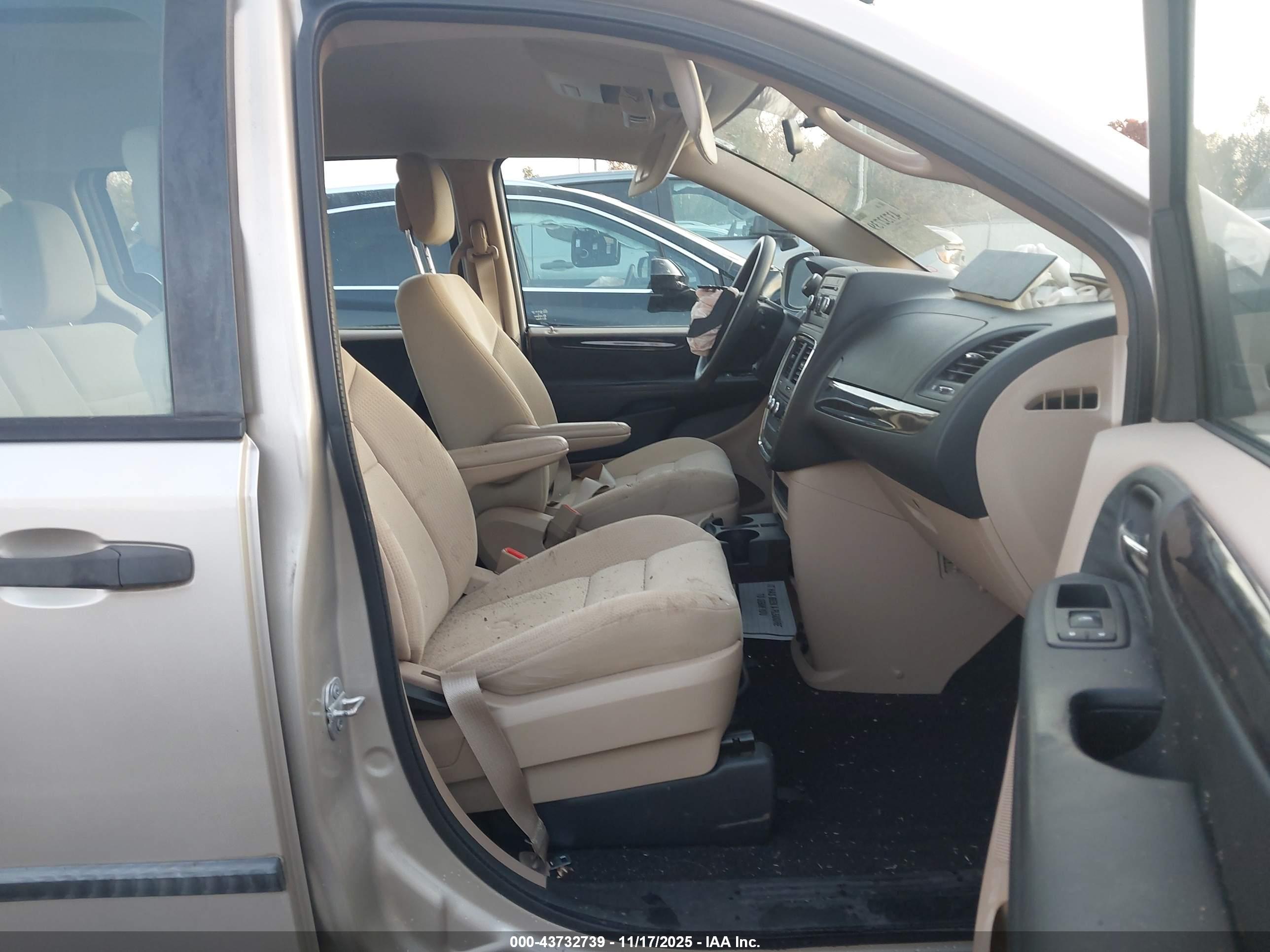 DODGE GRAND image 5