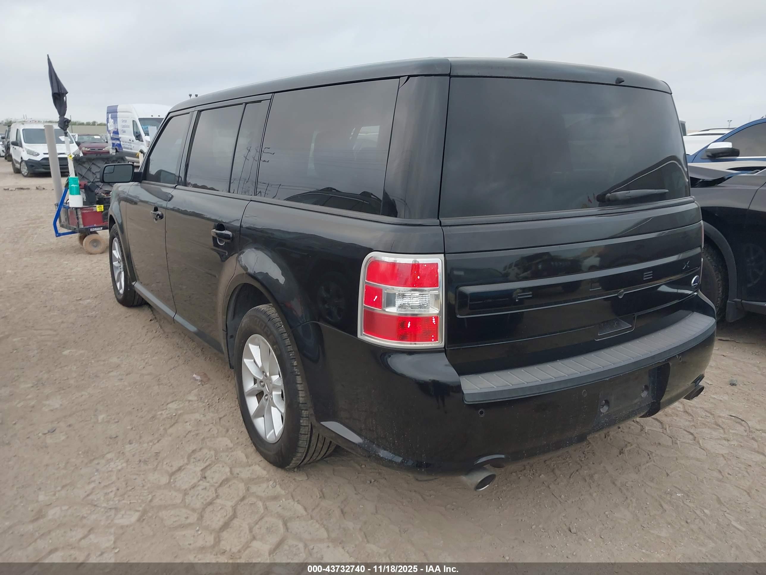 FORD FLEX image 3