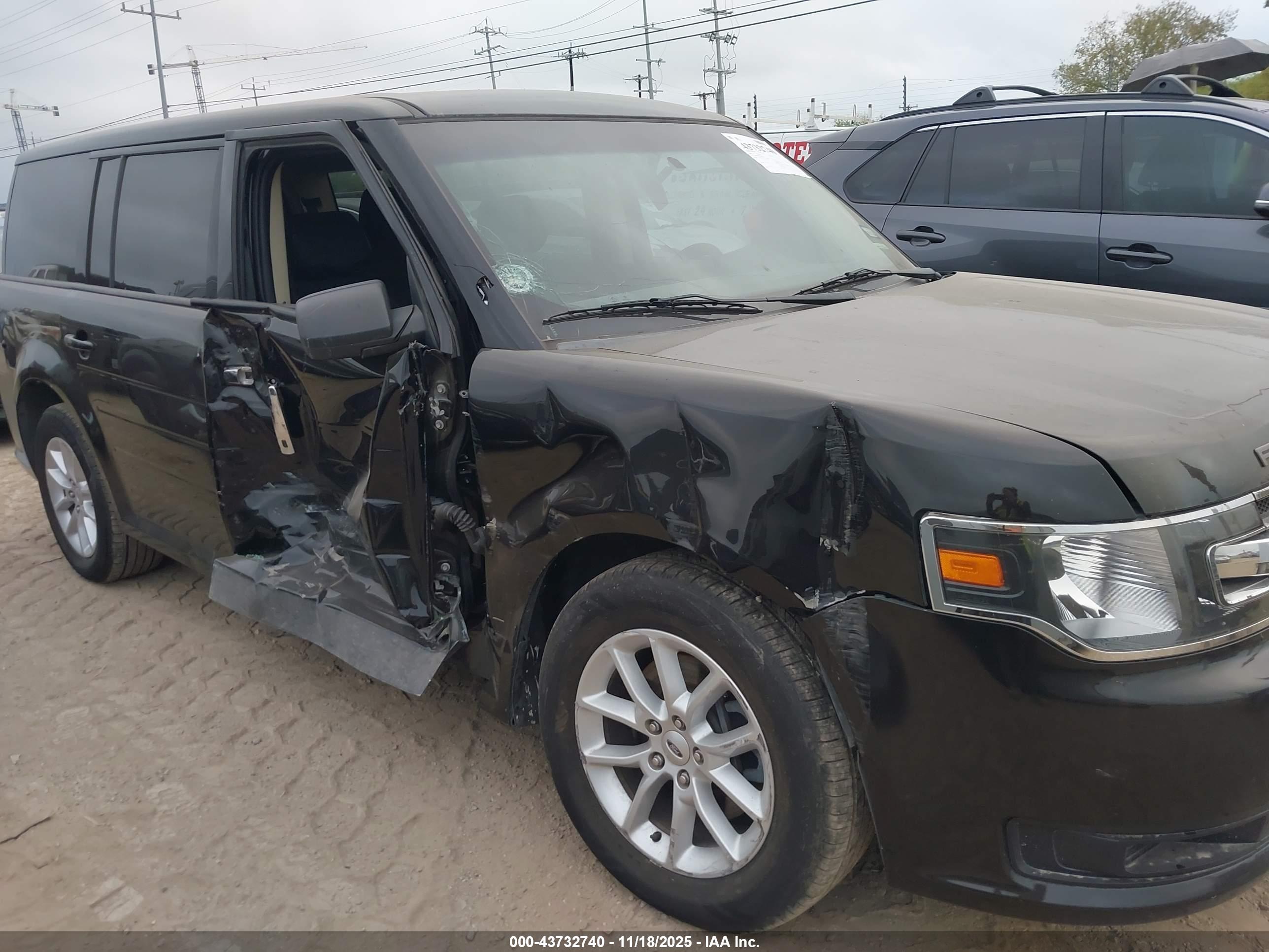 FORD FLEX image 6