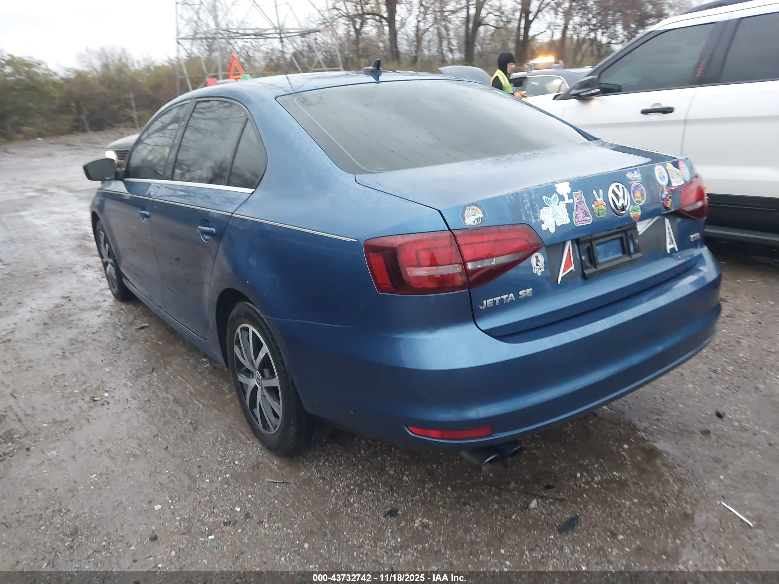 VOLKSWAGEN JETTA image 3