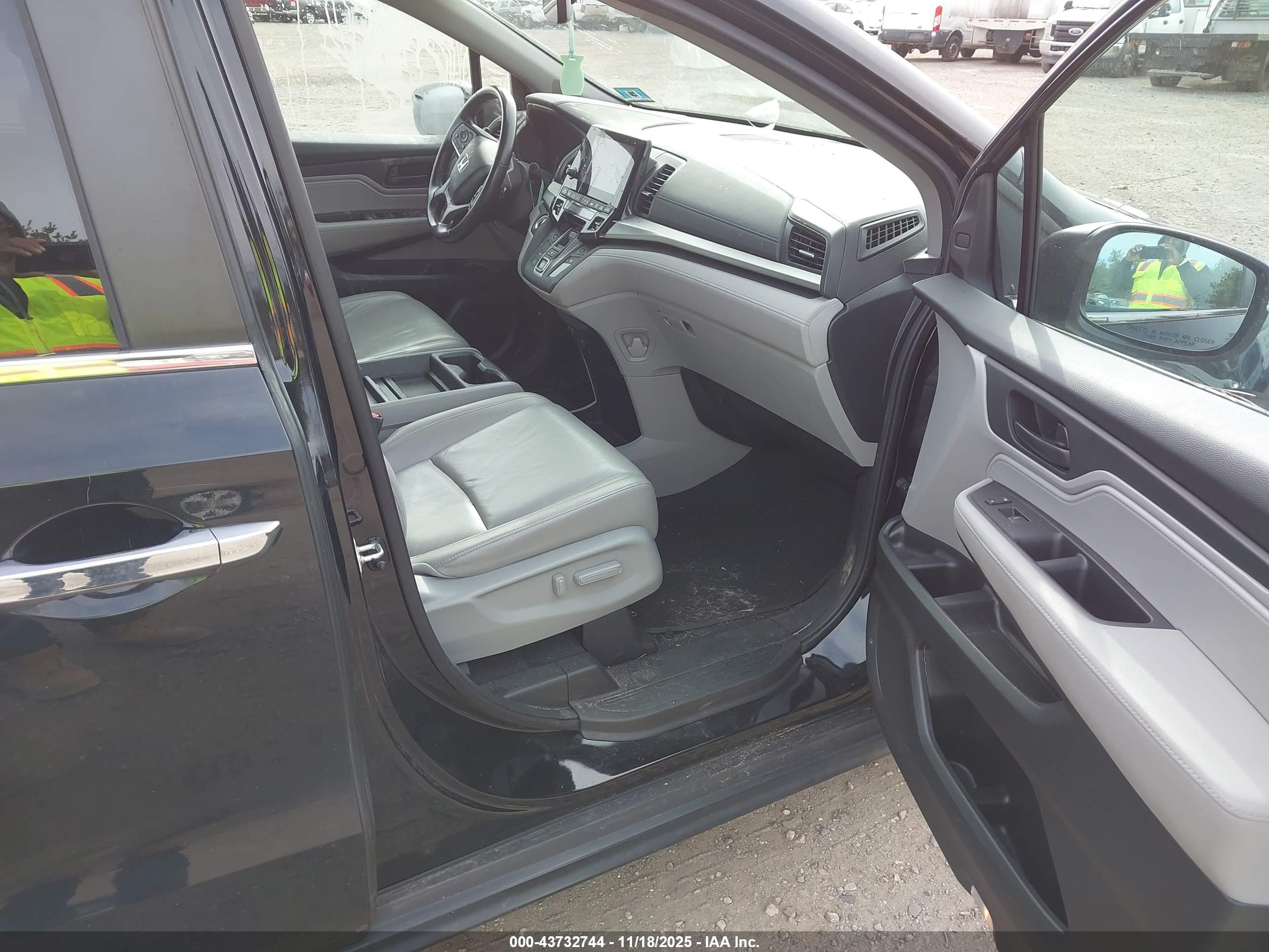 HONDA ODYSSEY image 5