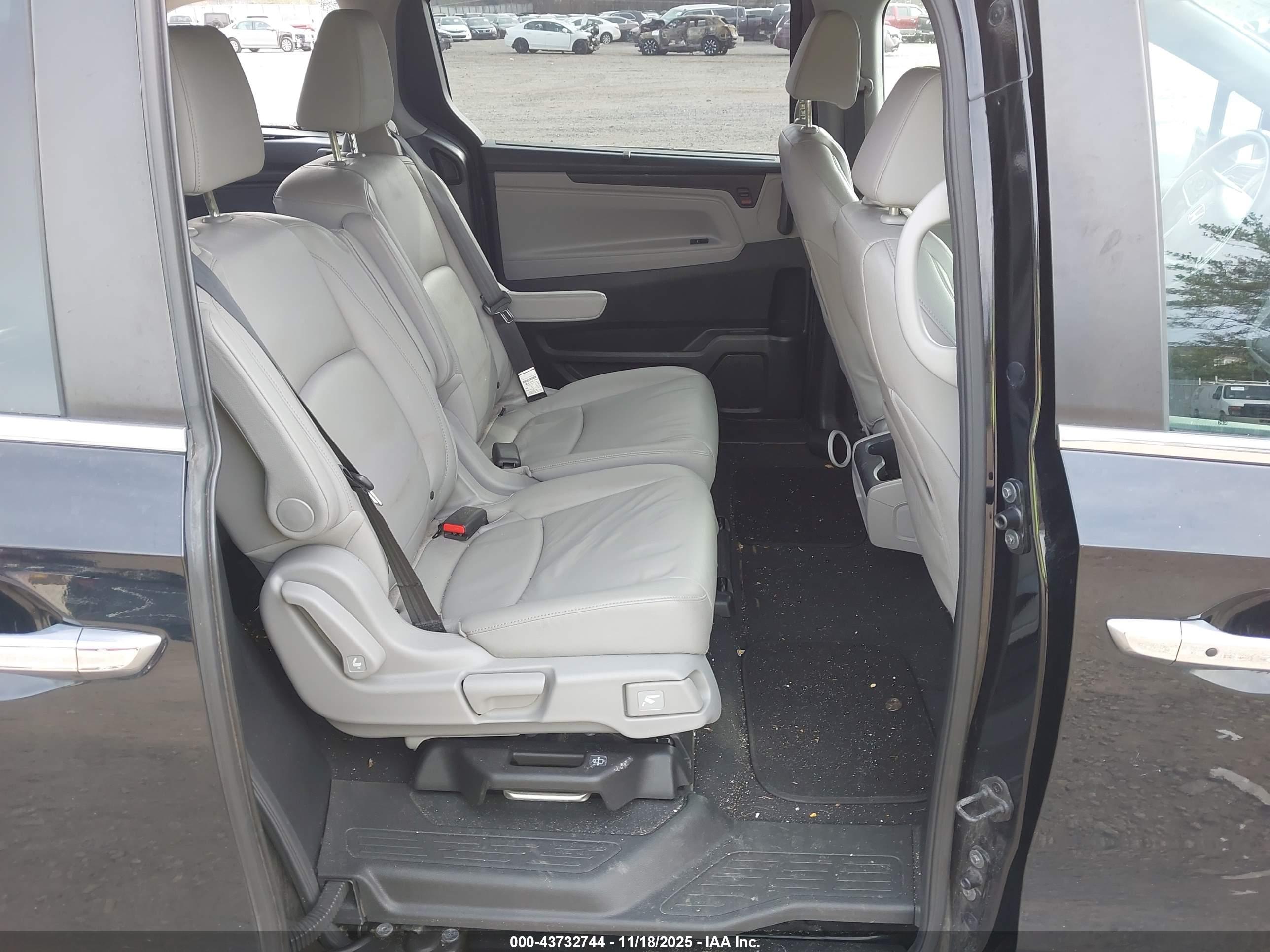 HONDA ODYSSEY image 8