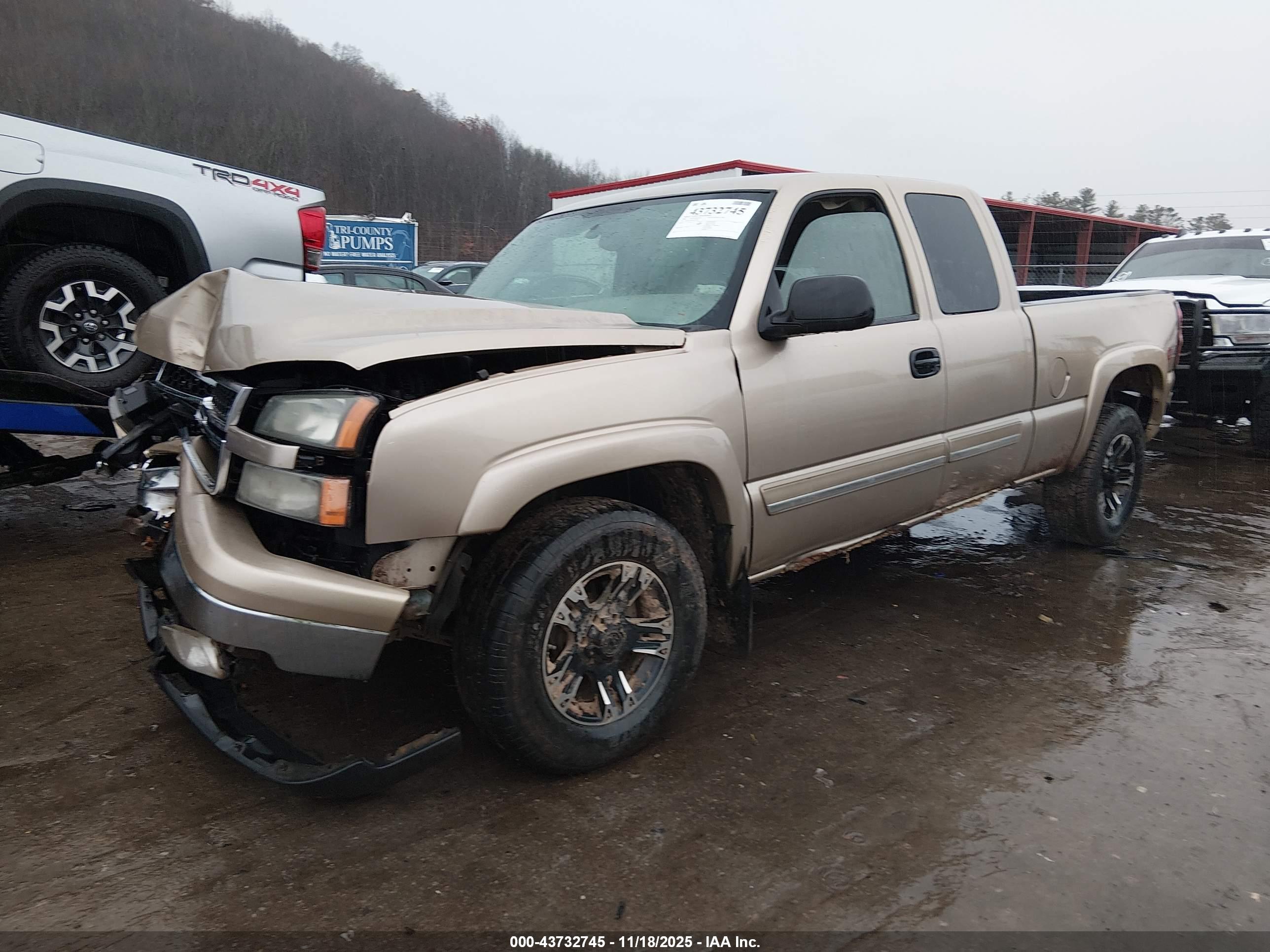 CHEVROLET SILVERADO image 2