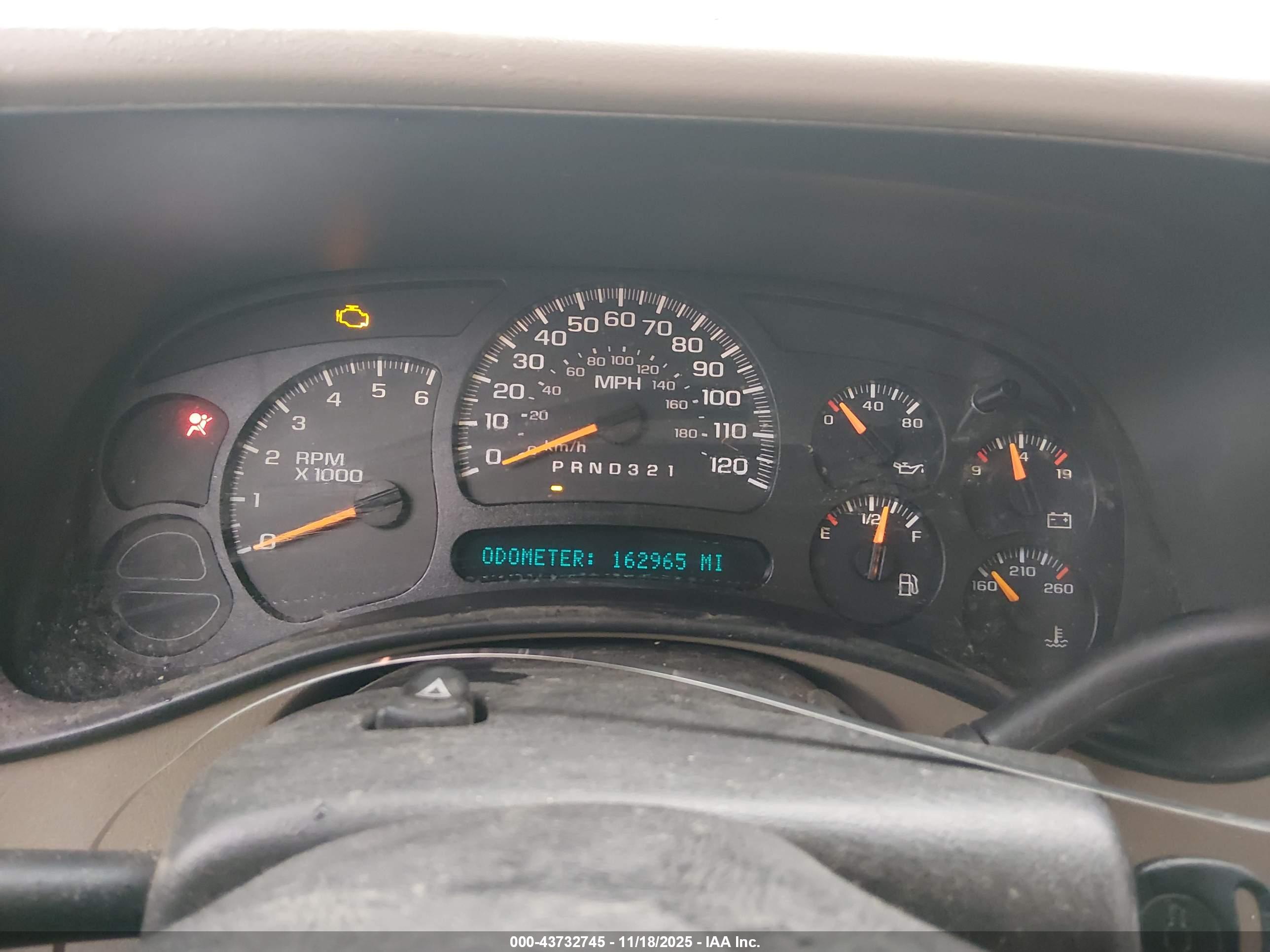 CHEVROLET SILVERADO image 7