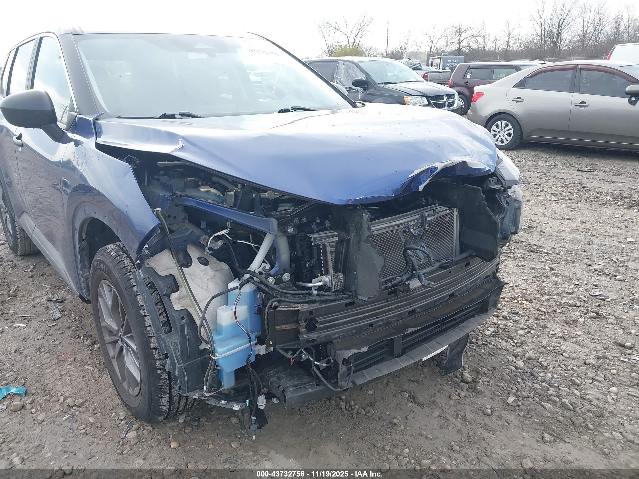 NISSAN ROGUE image 6