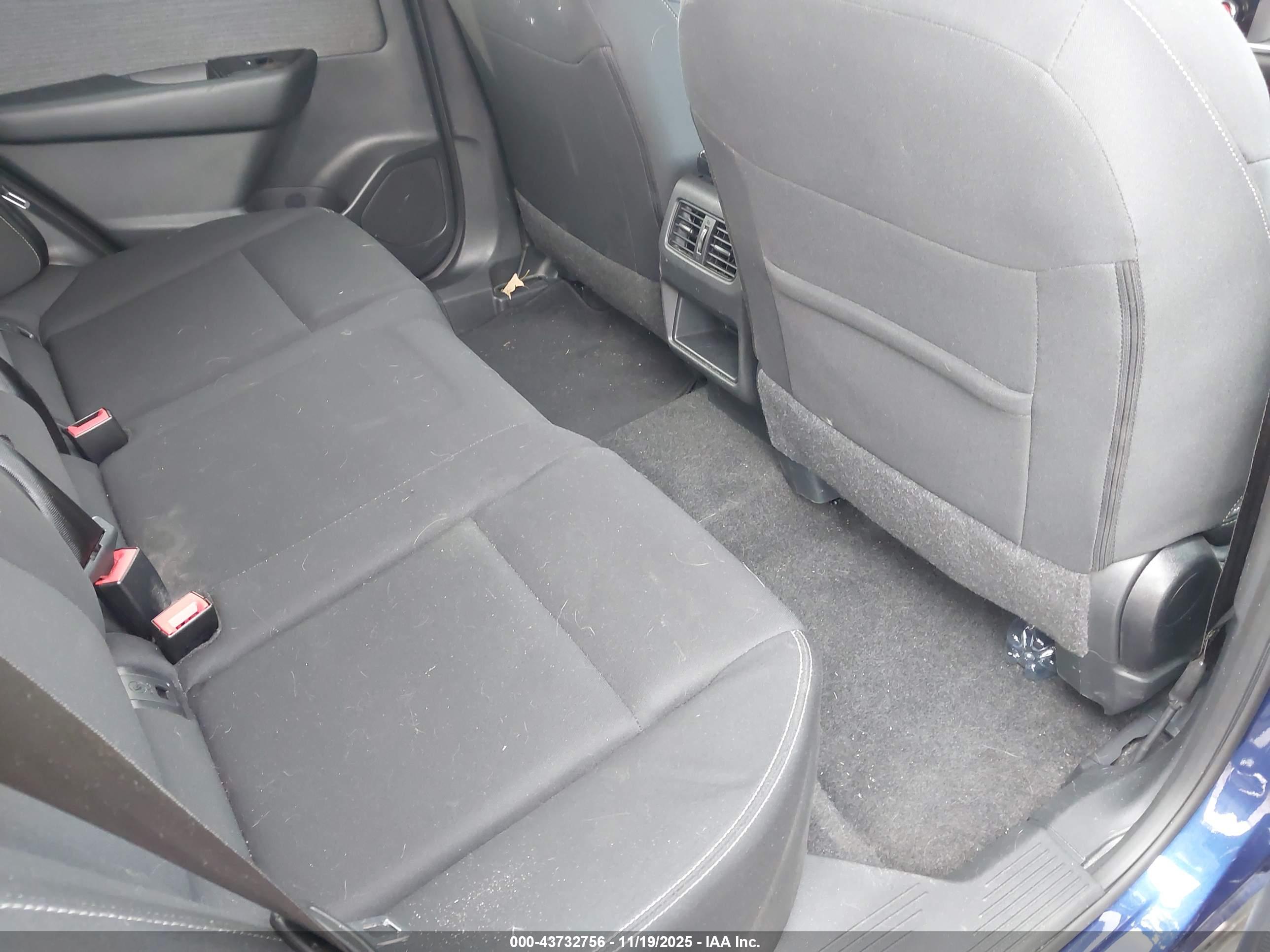 NISSAN ROGUE image 8
