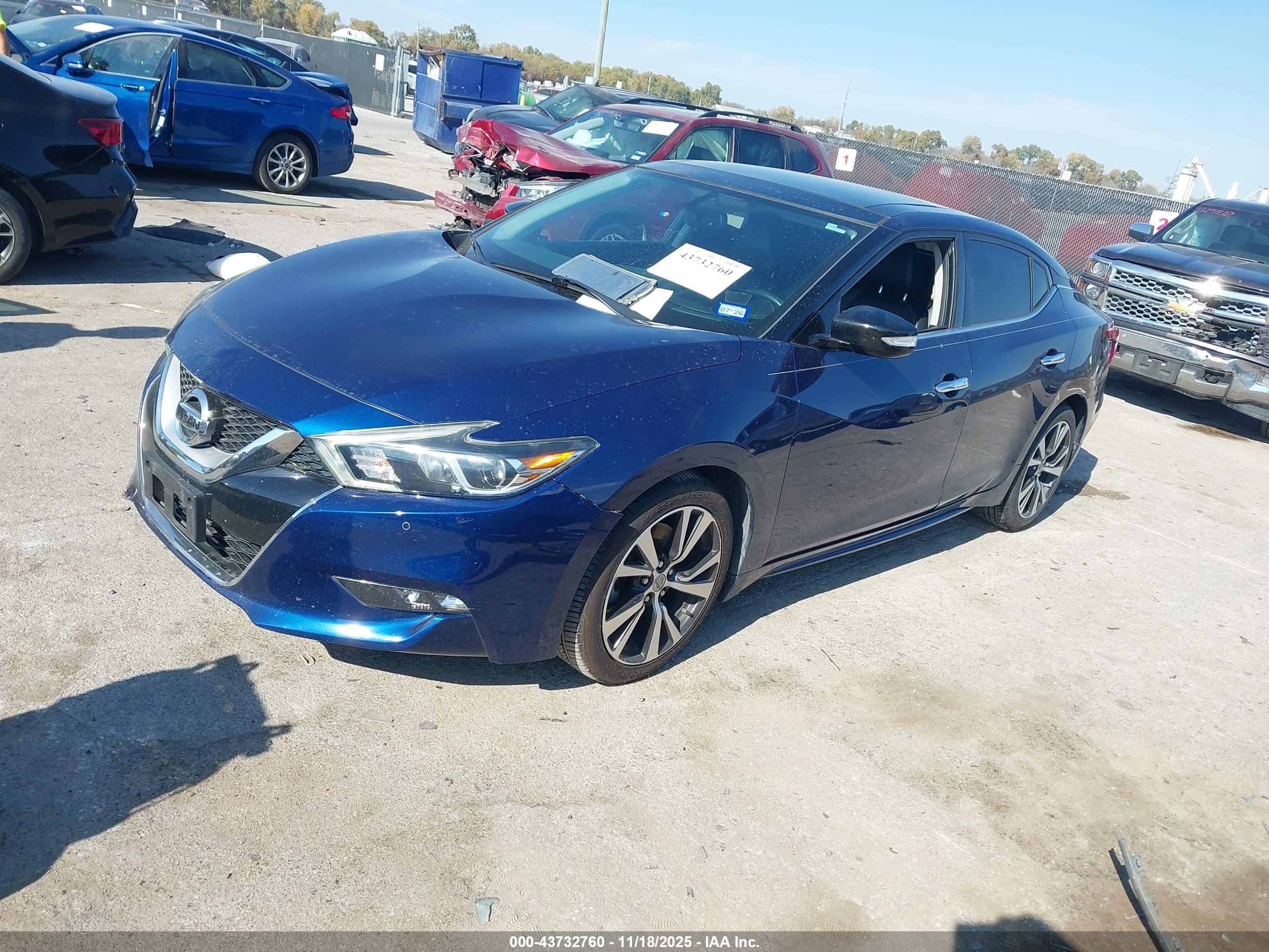 NISSAN MAXIMA image 2