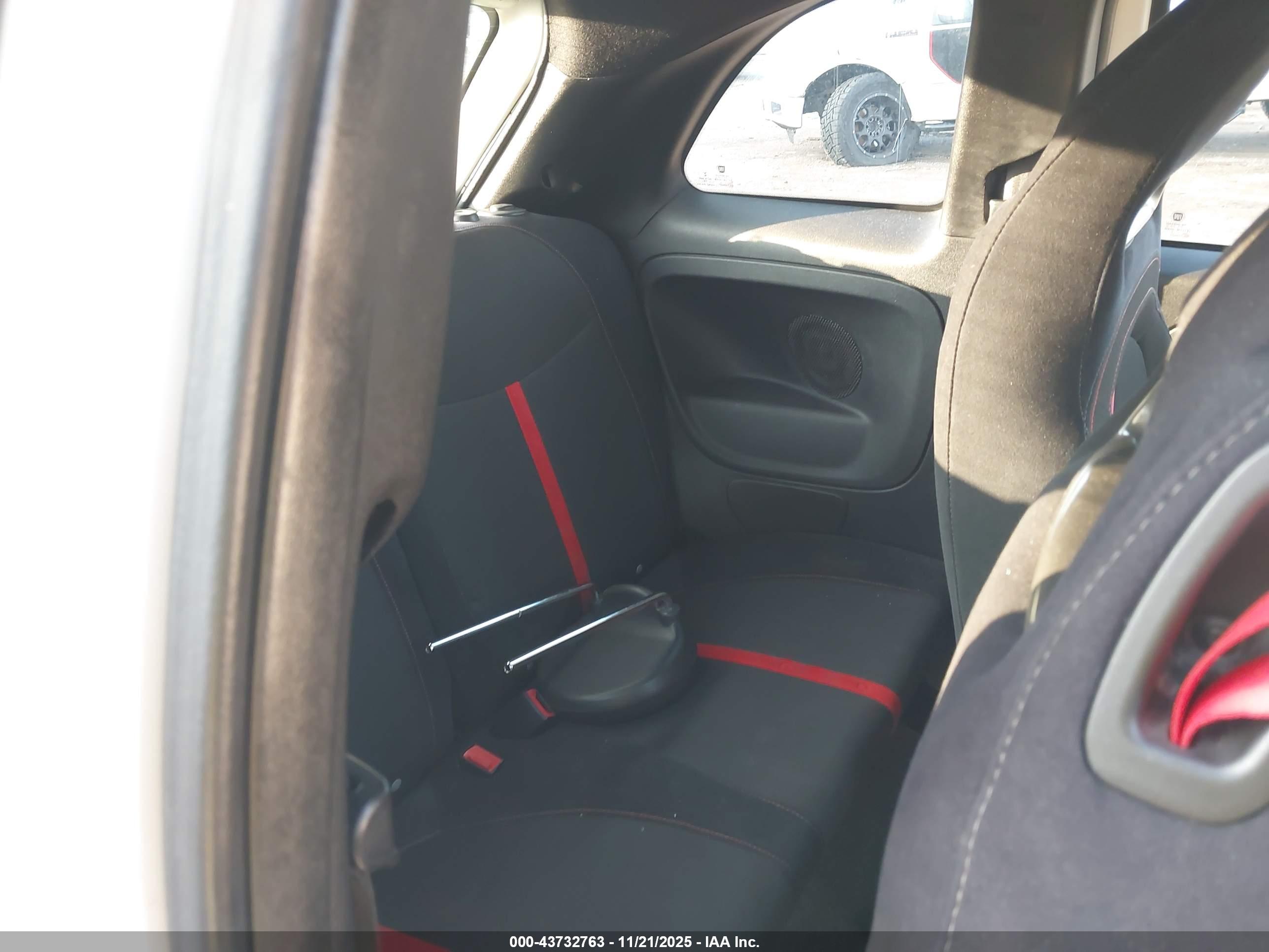 FIAT 500 image 8