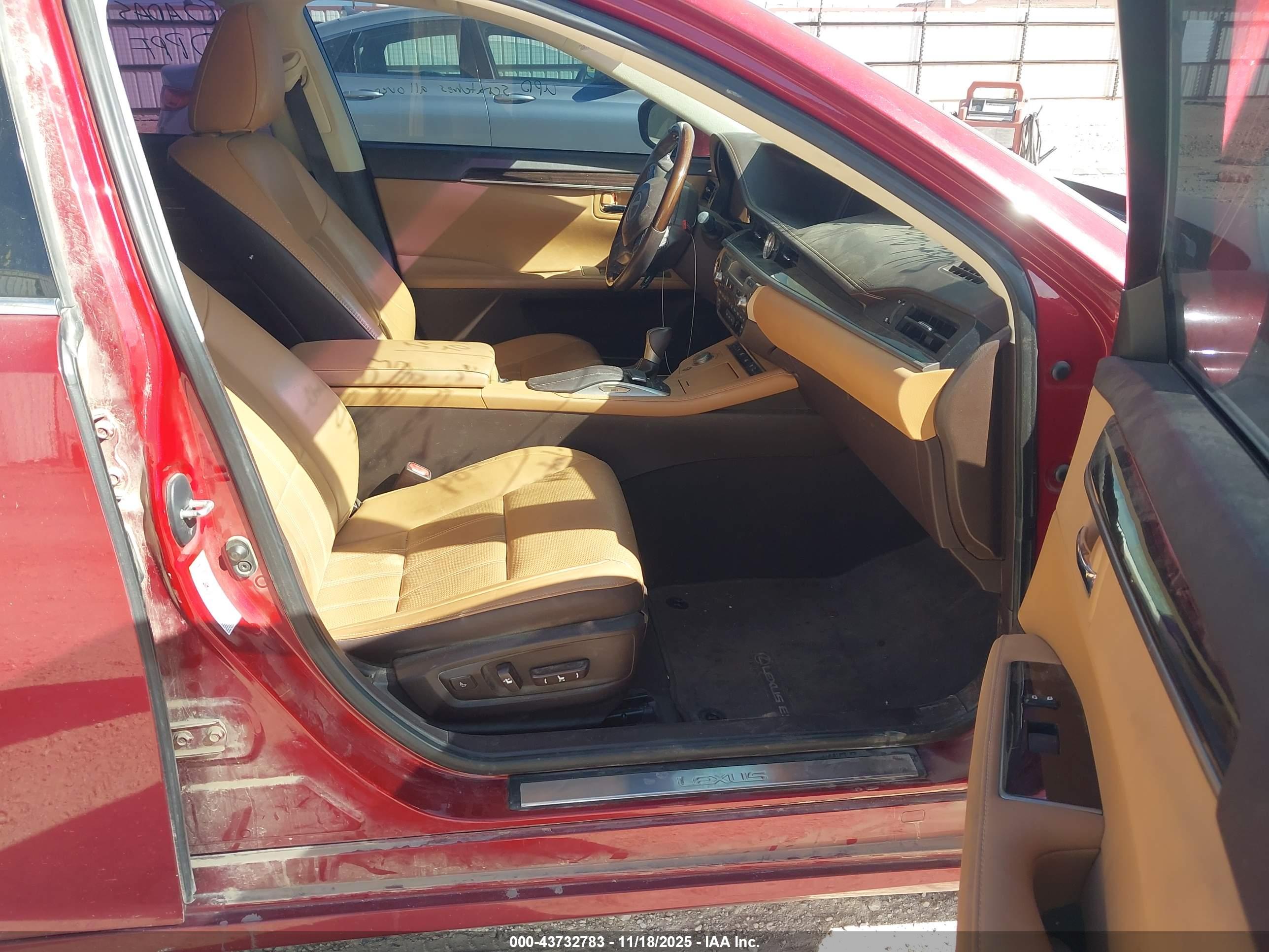 LEXUS ES image 5