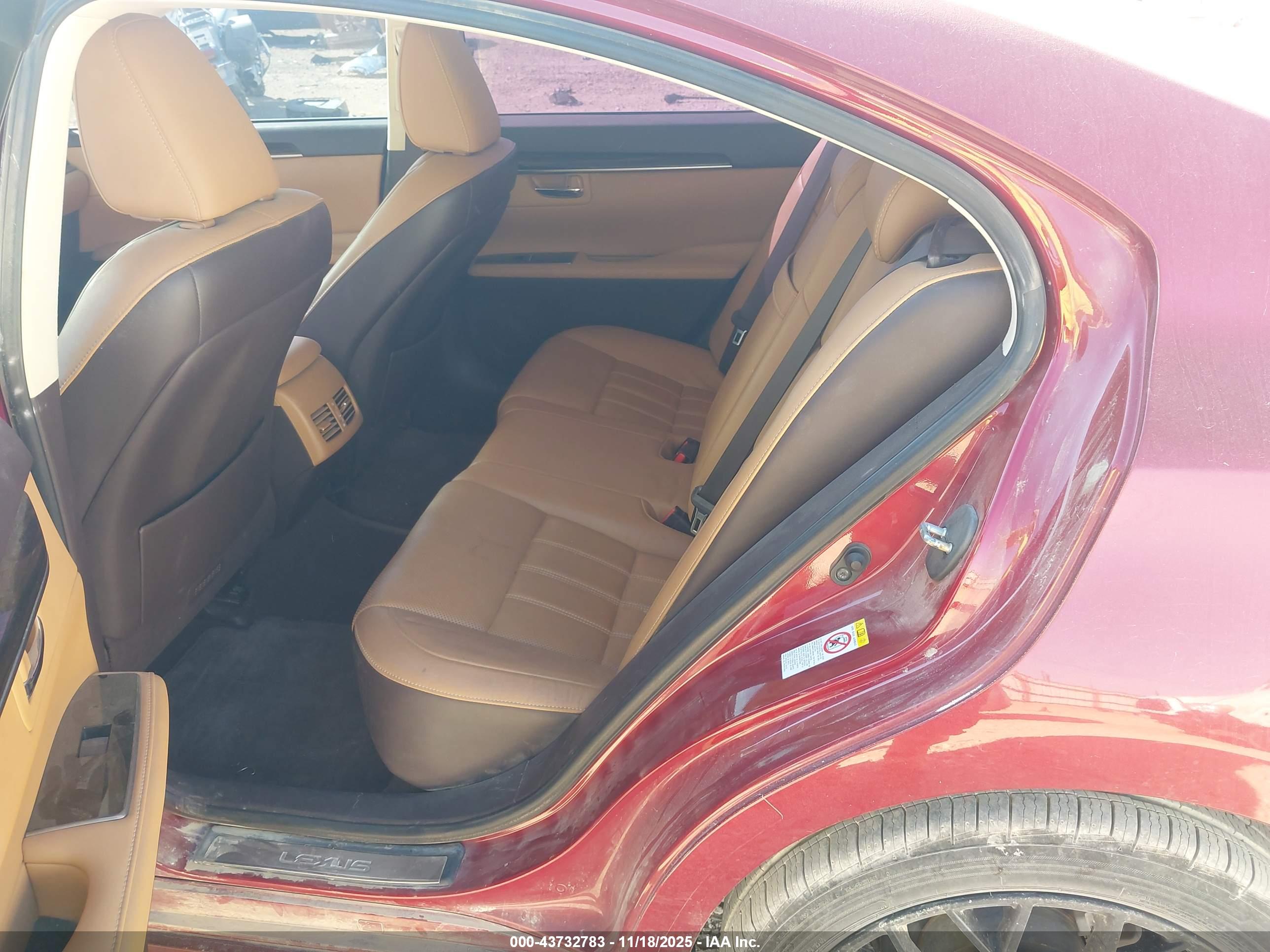 LEXUS ES image 8
