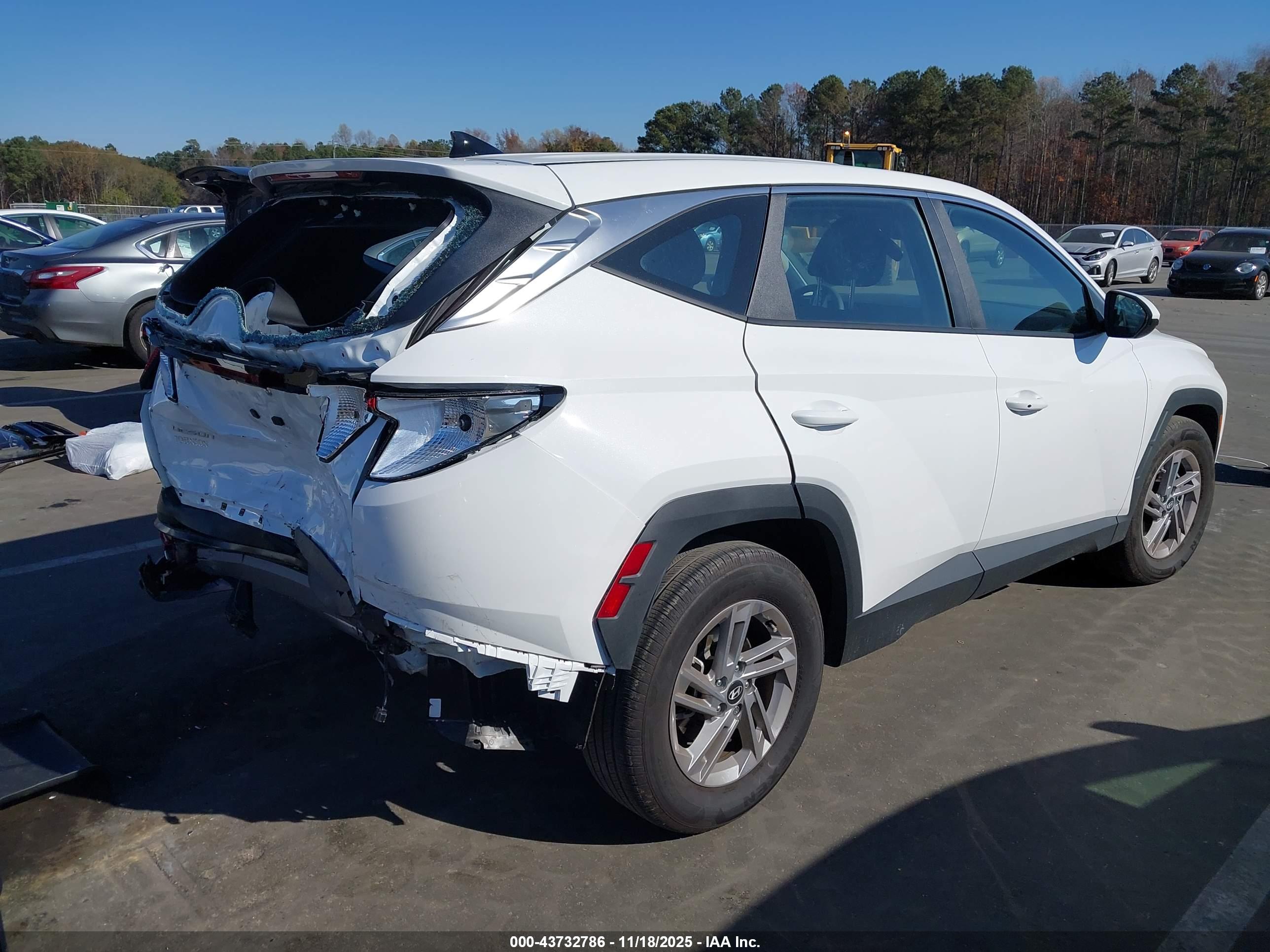 HYUNDAI TUCSON image 4