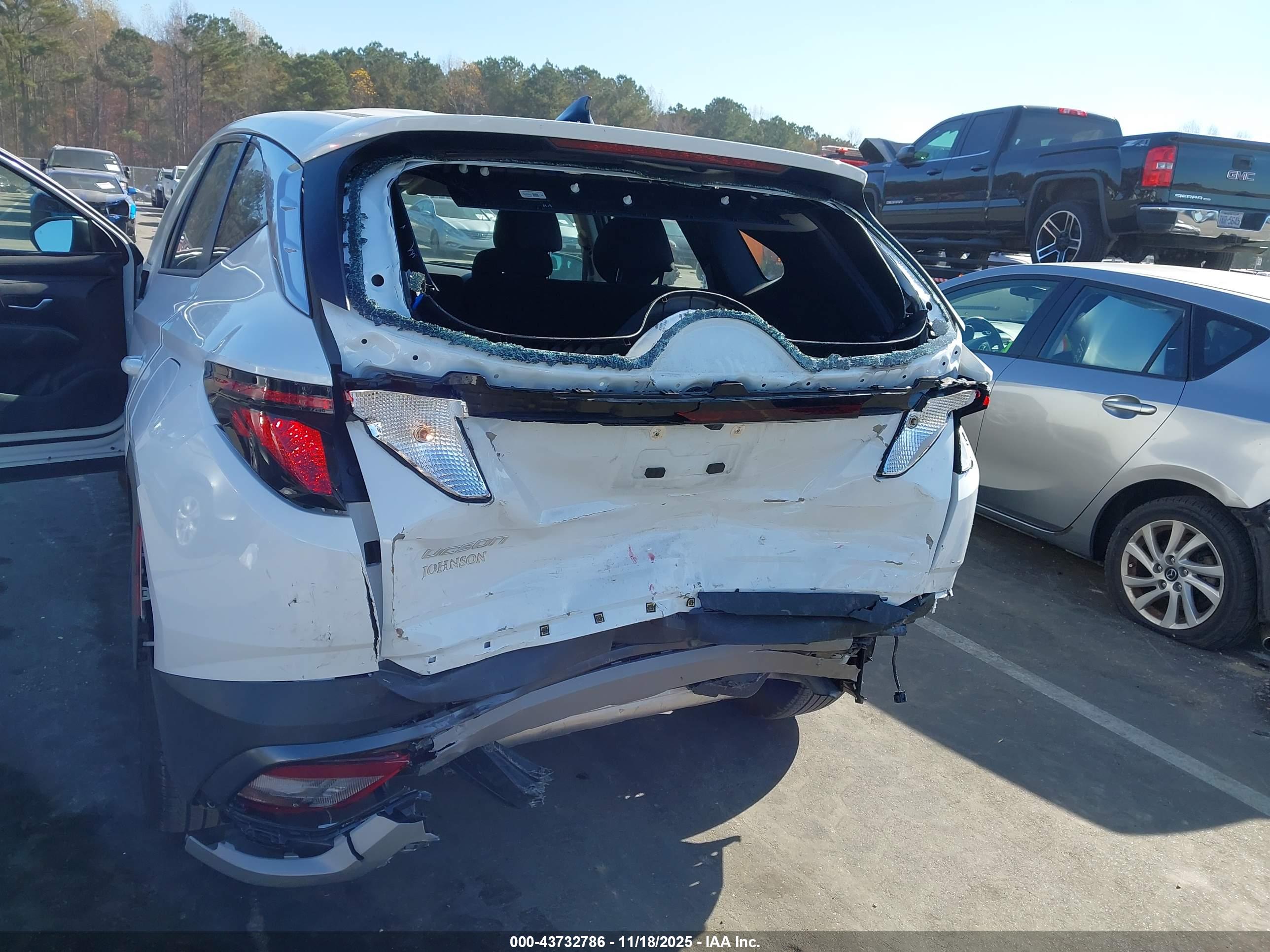 HYUNDAI TUCSON image 6