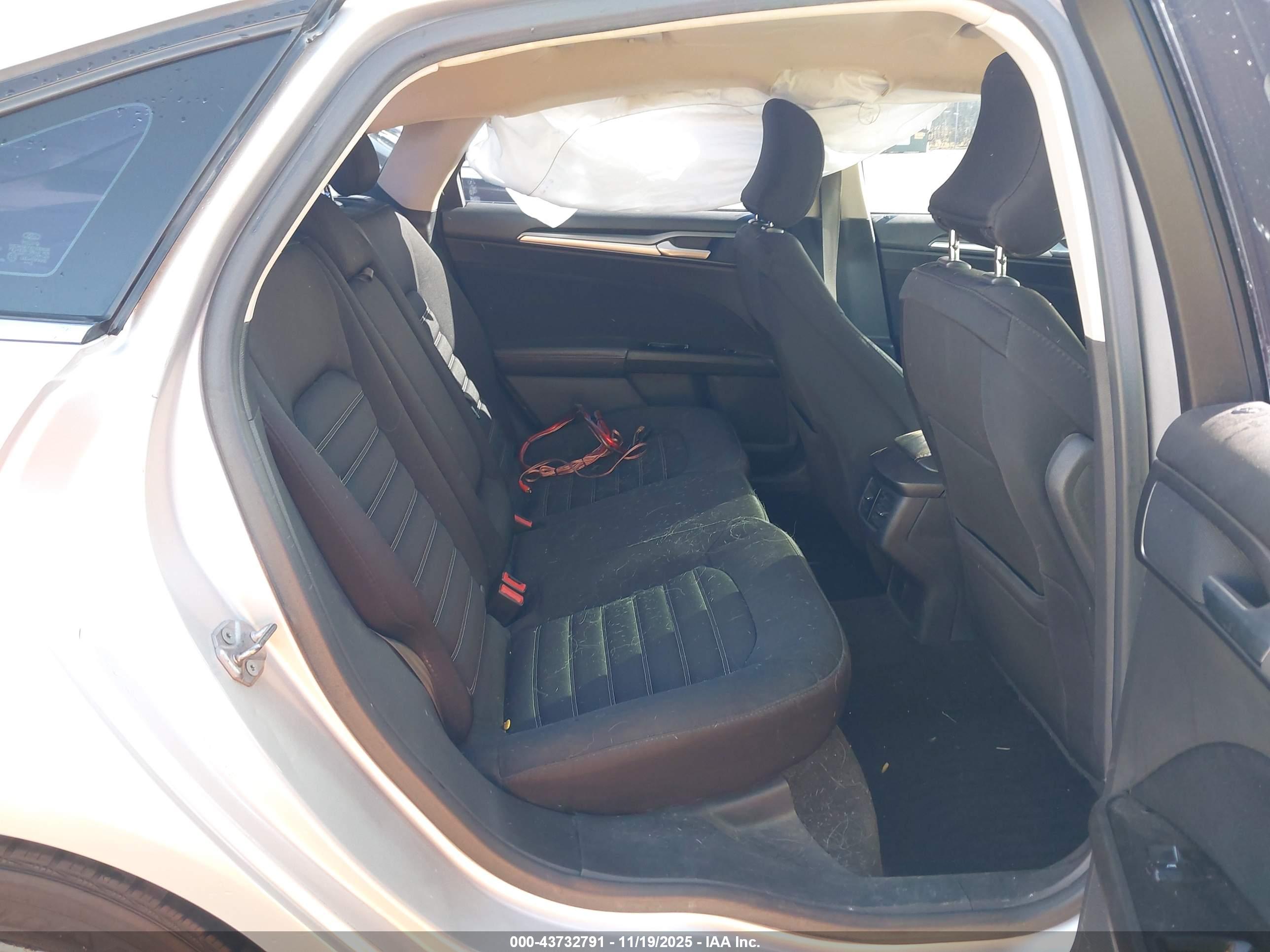 FORD FUSION image 8