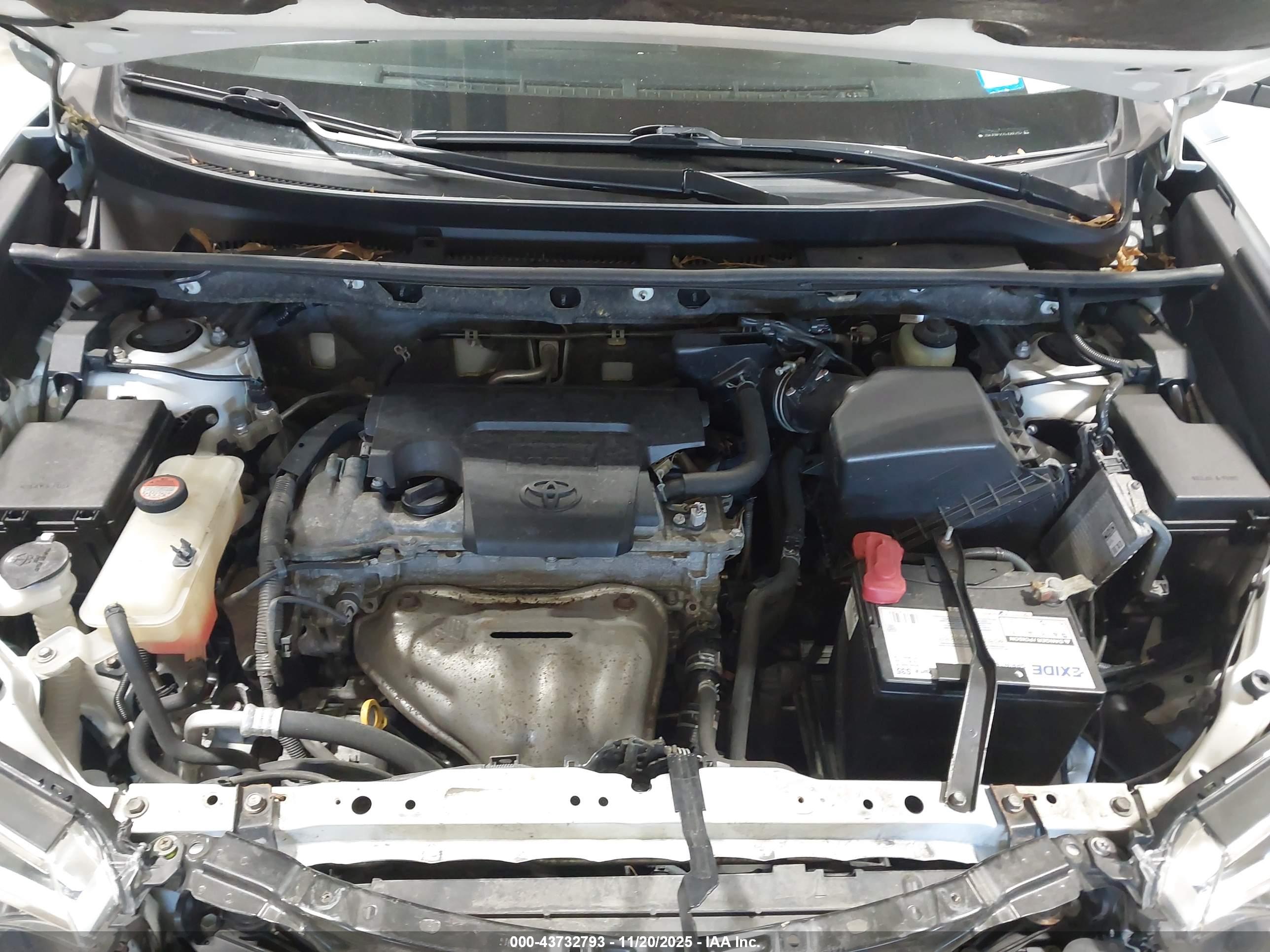 TOYOTA RAV4 image 10