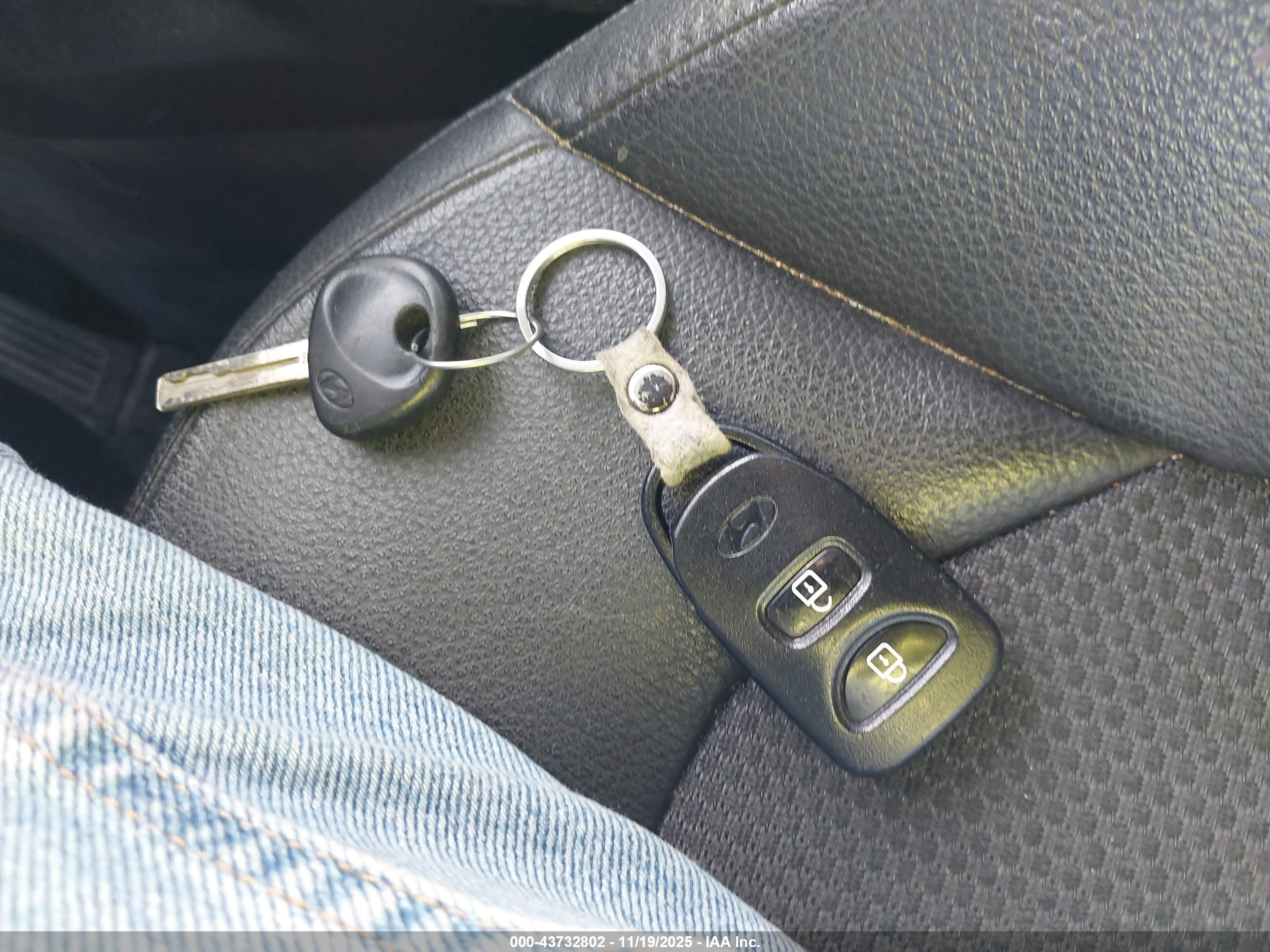HYUNDAI TUCSON image 11