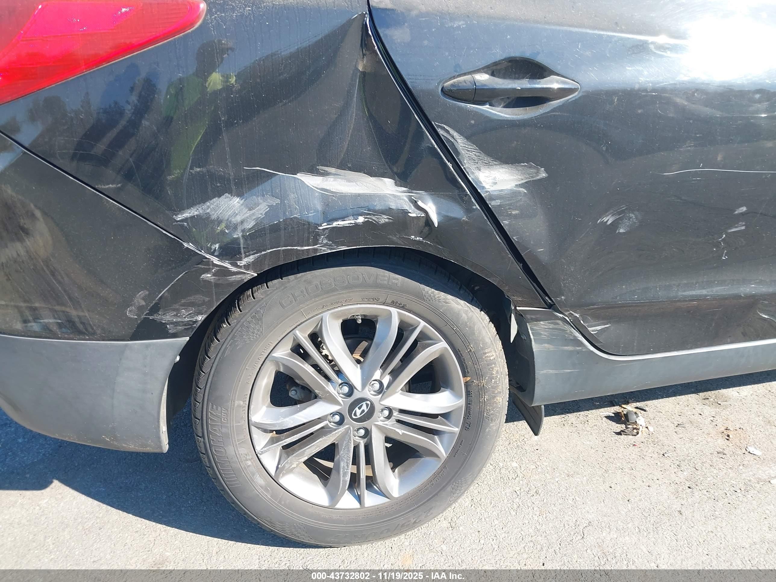 HYUNDAI TUCSON image 6