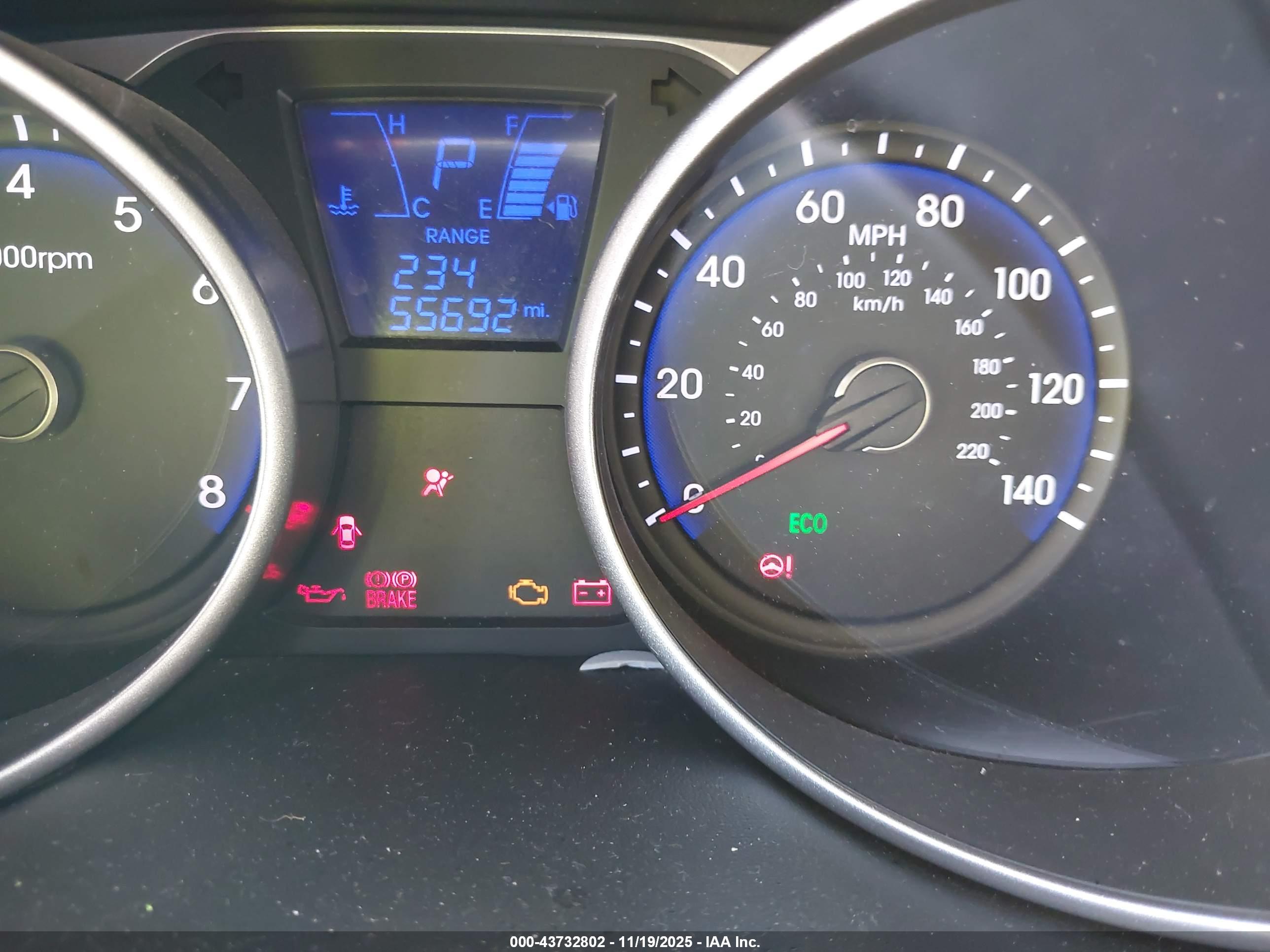 HYUNDAI TUCSON image 7