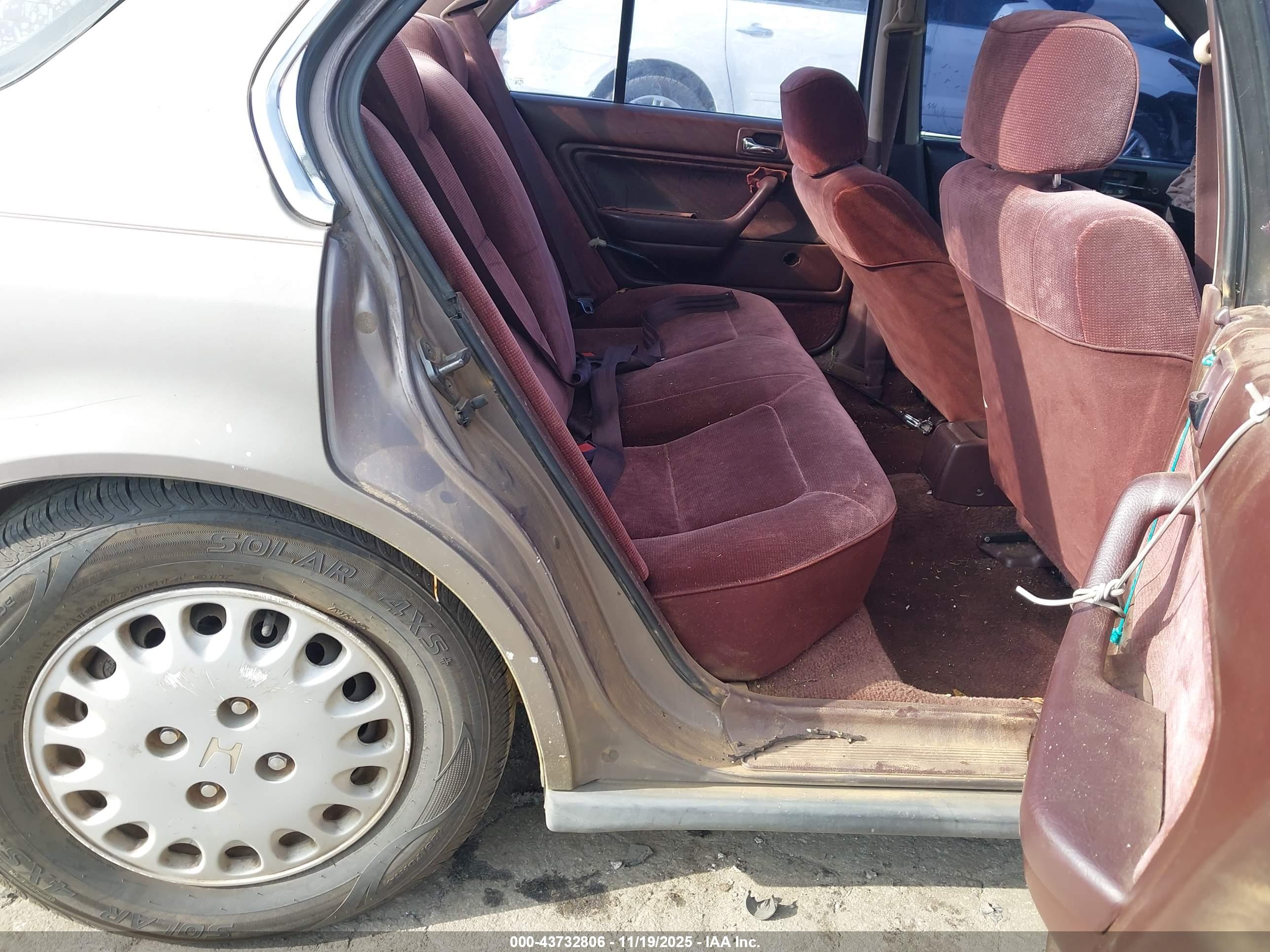 HONDA ACCORD image 8