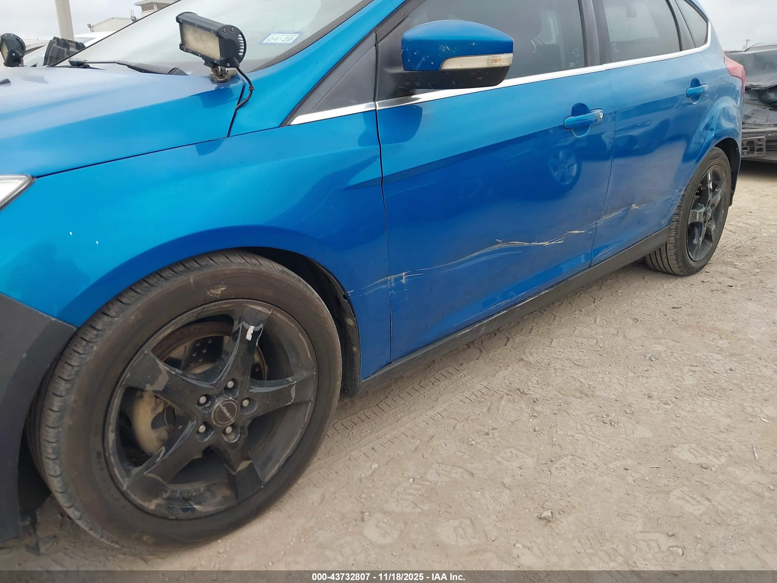 FORD FOCUS image 6