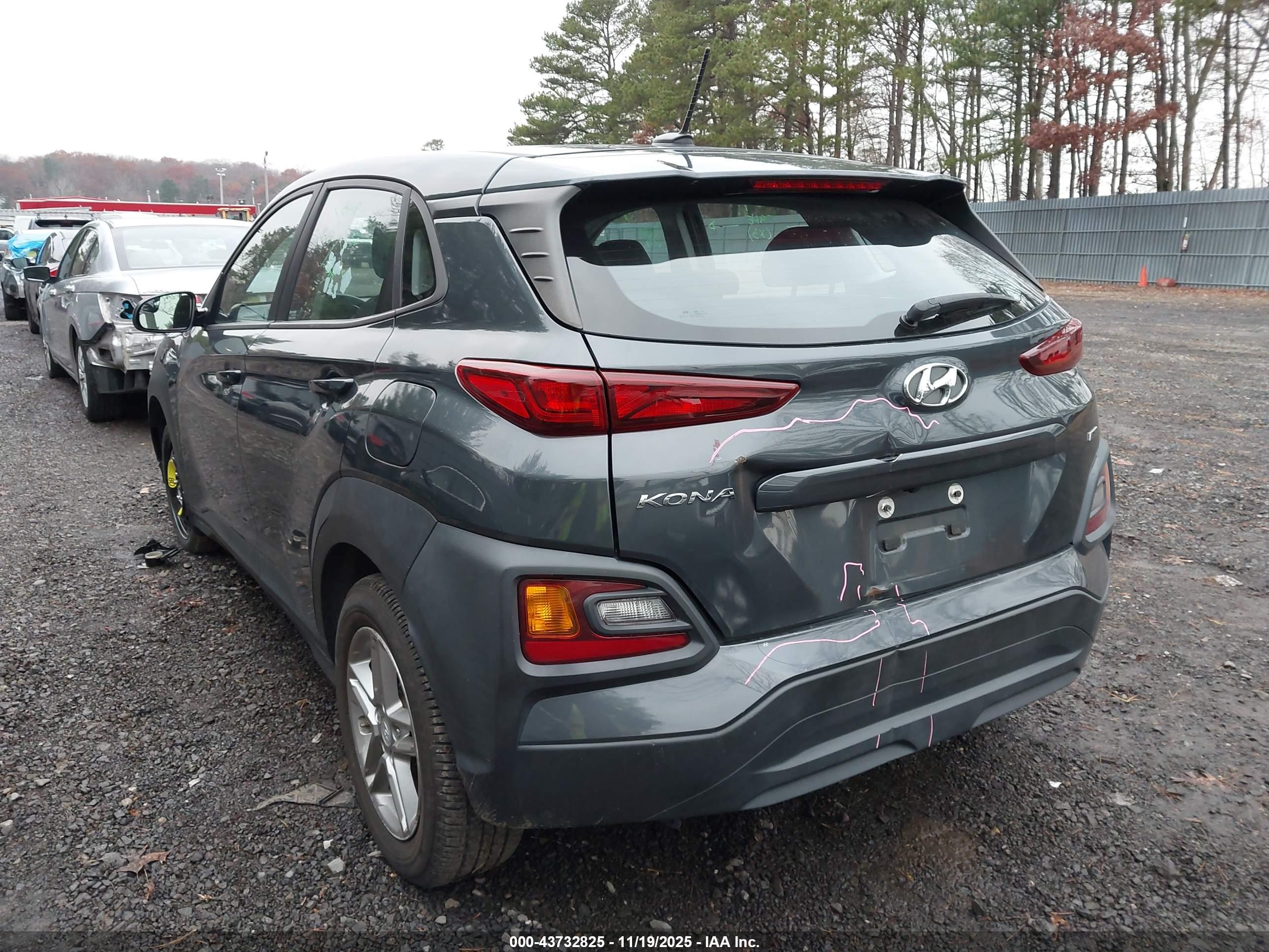 HYUNDAI KONA image 3