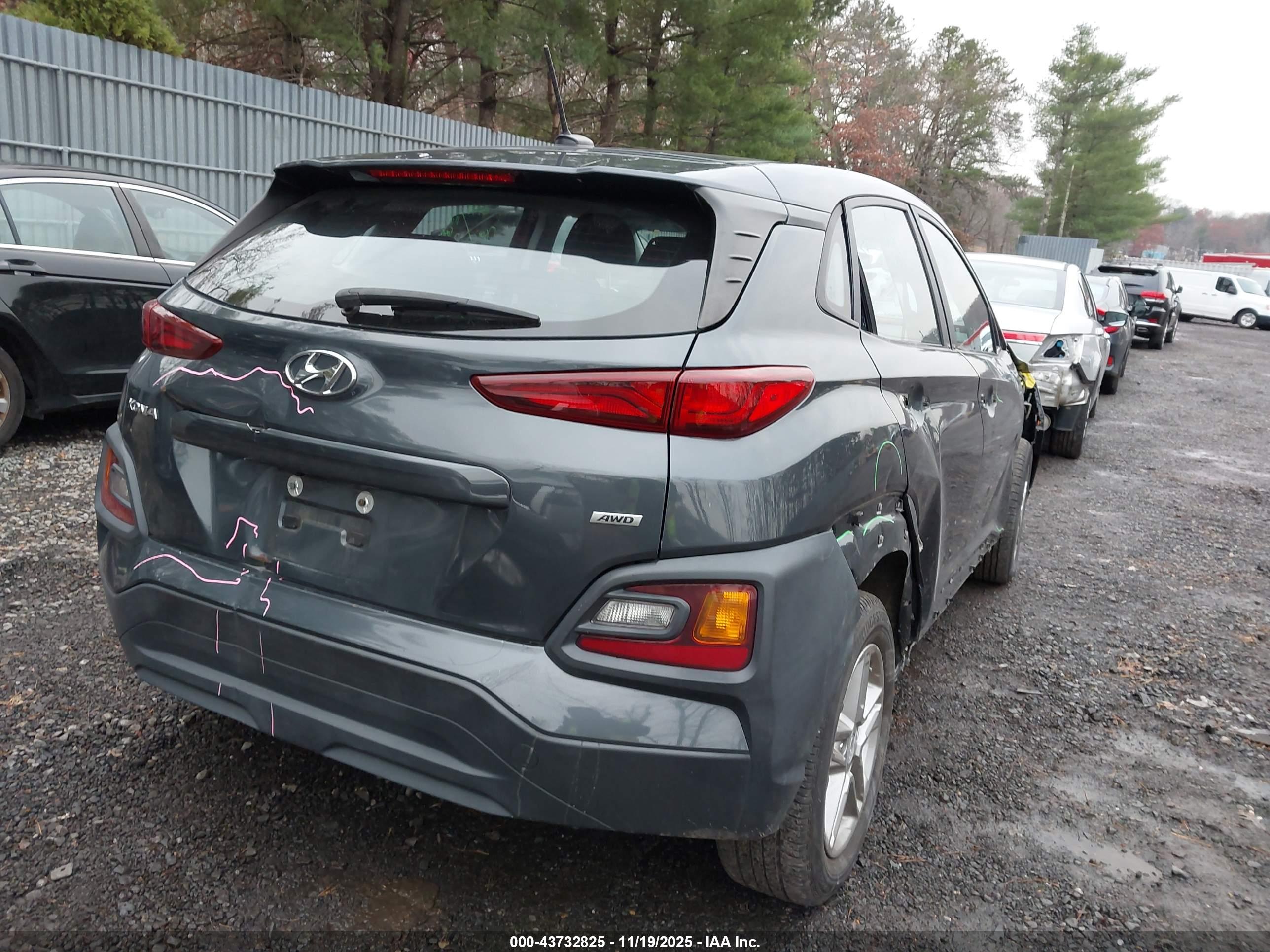 HYUNDAI KONA image 4