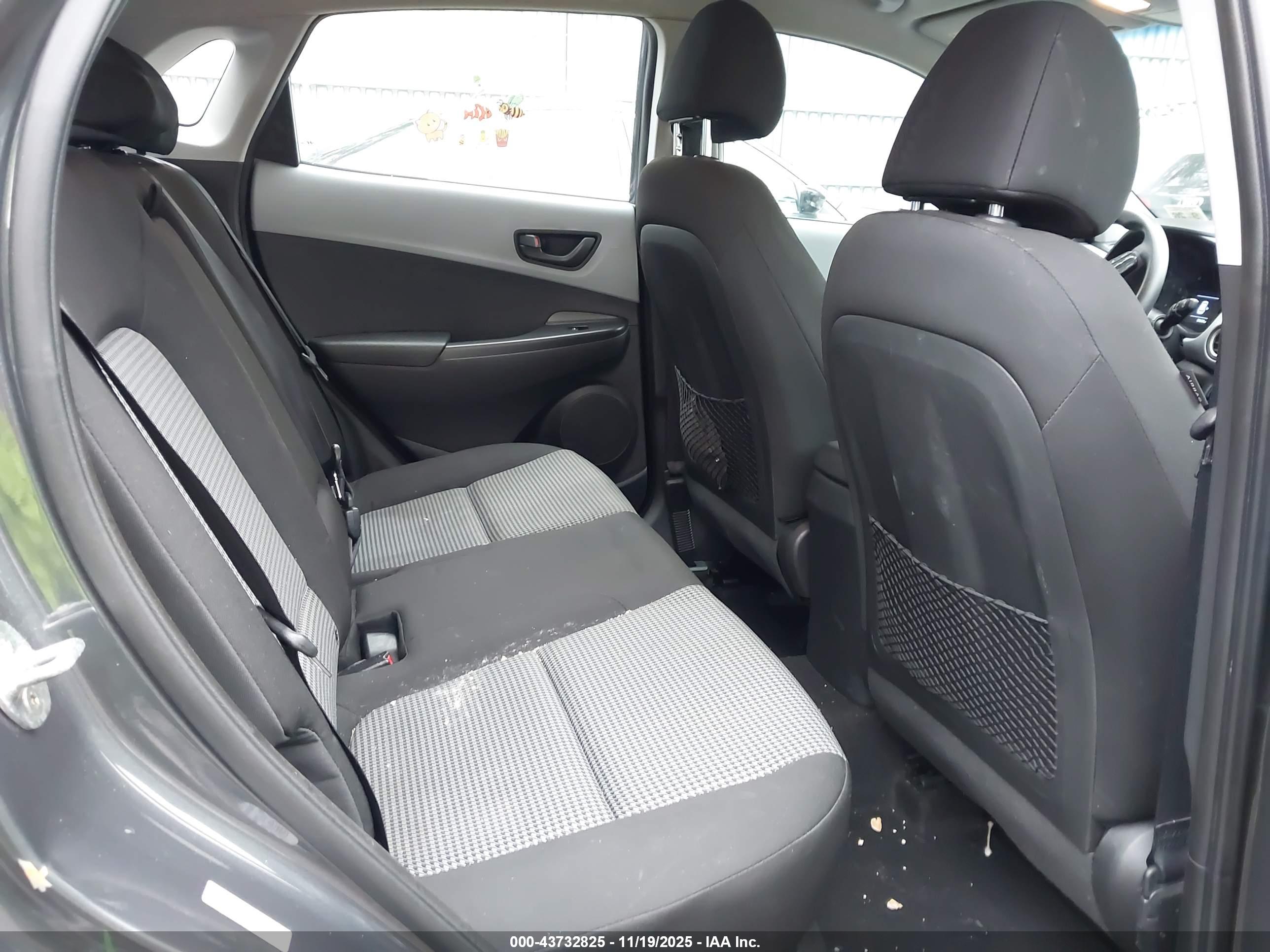 HYUNDAI KONA image 8