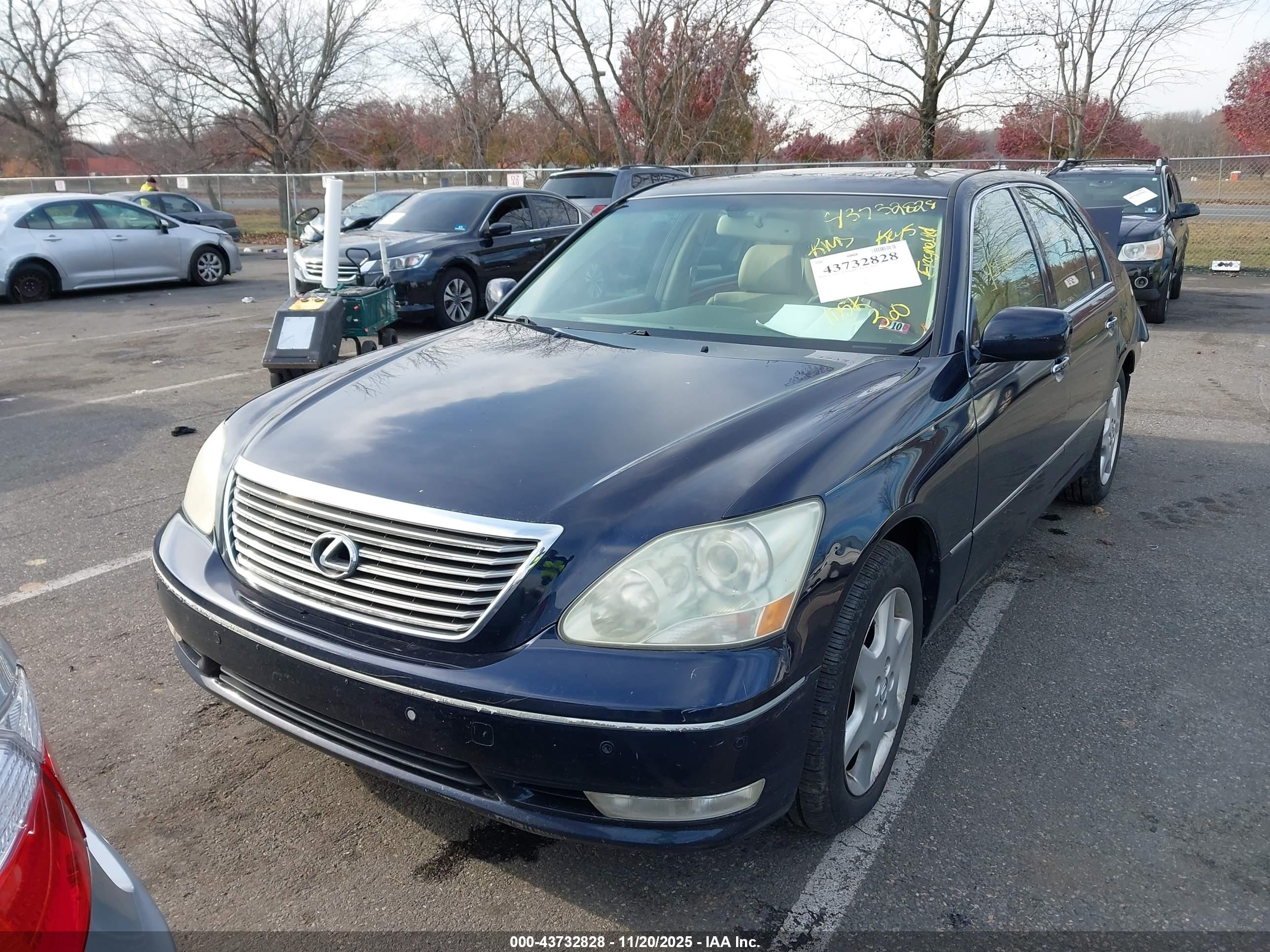 LEXUS LS image 2