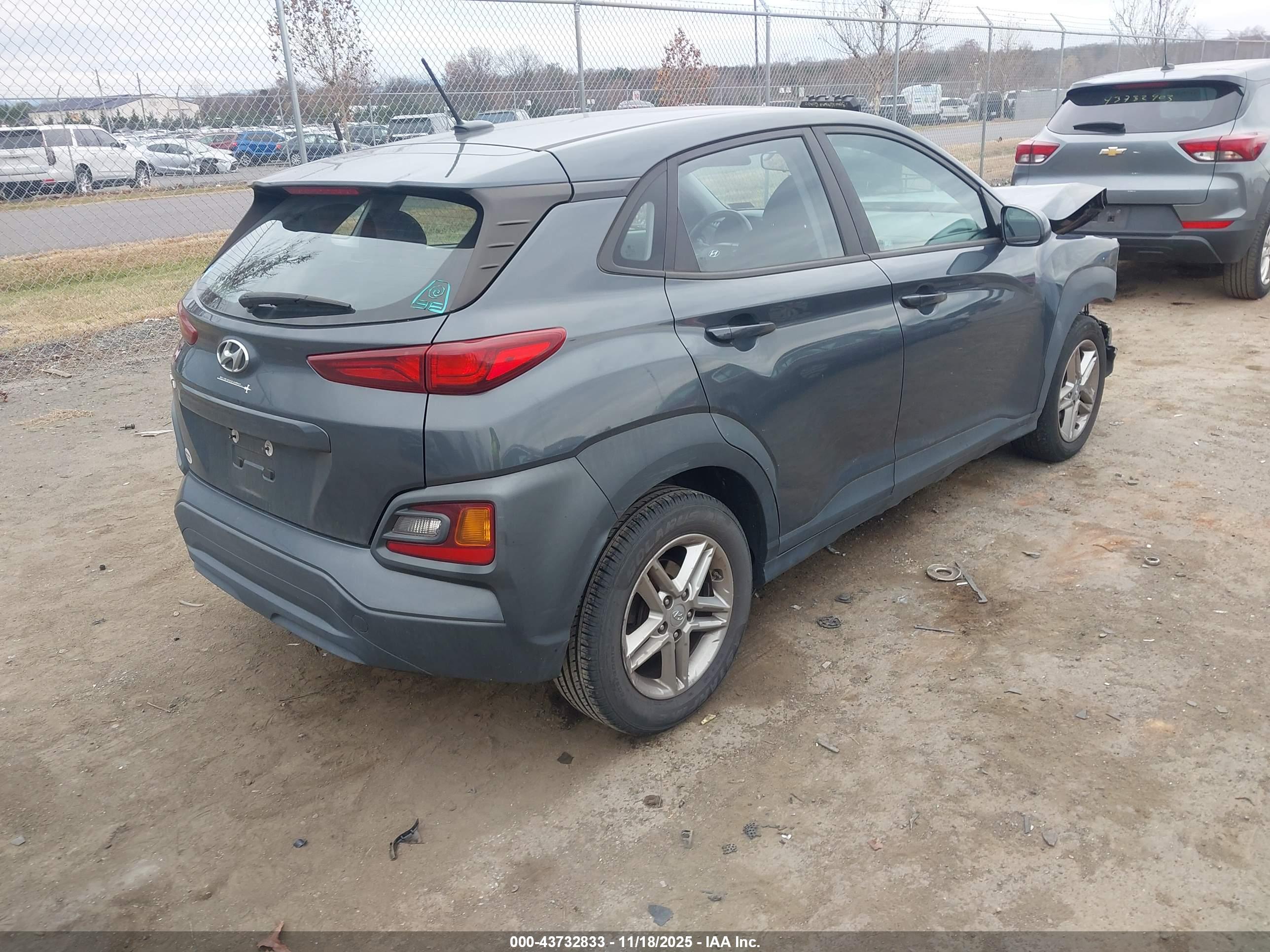 HYUNDAI KONA image 4
