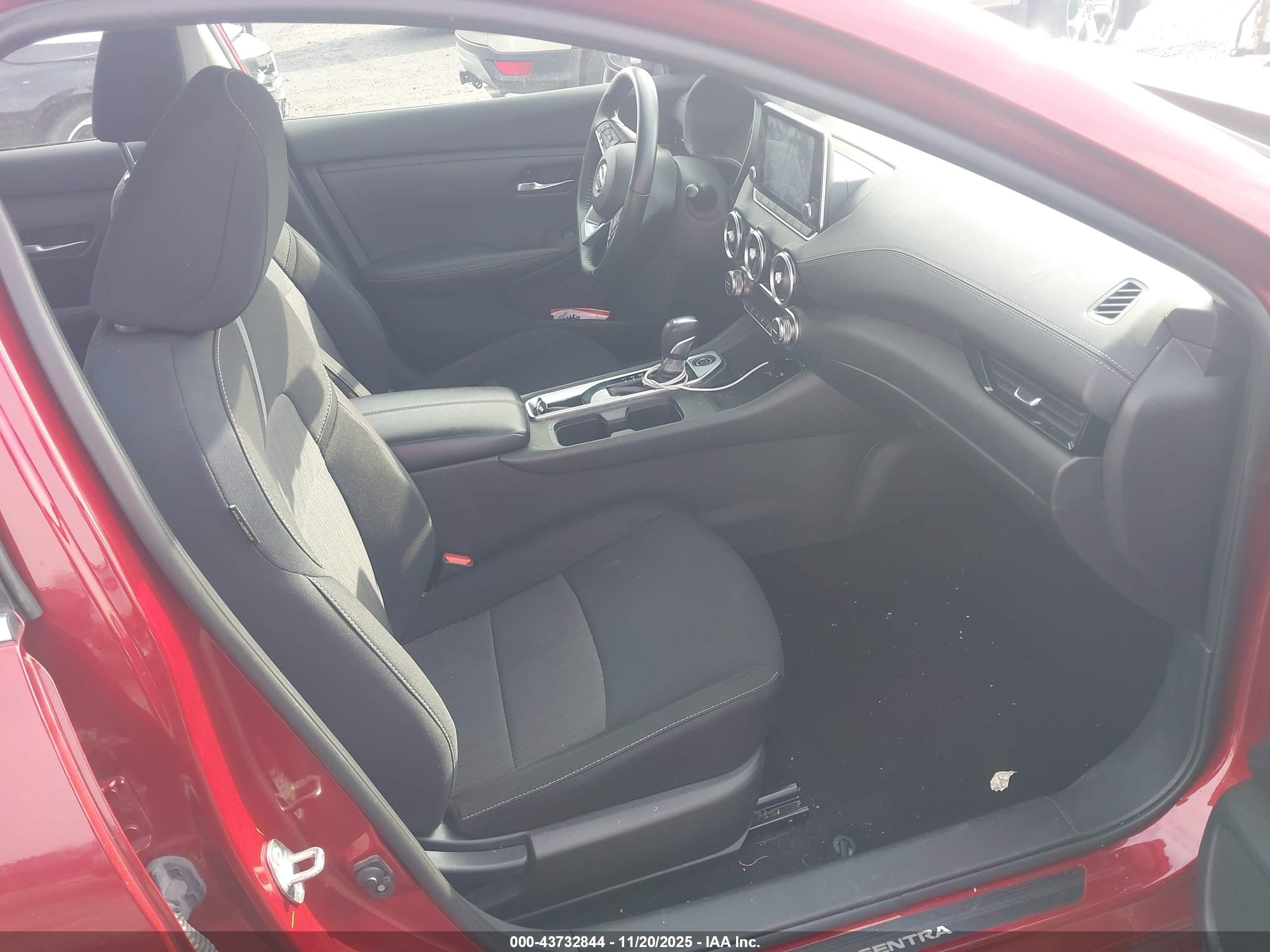 NISSAN SENTRA image 5