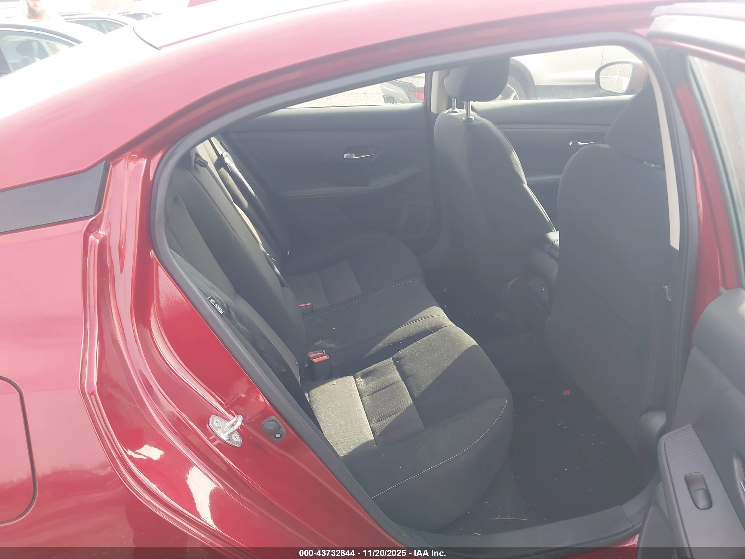 NISSAN SENTRA image 8