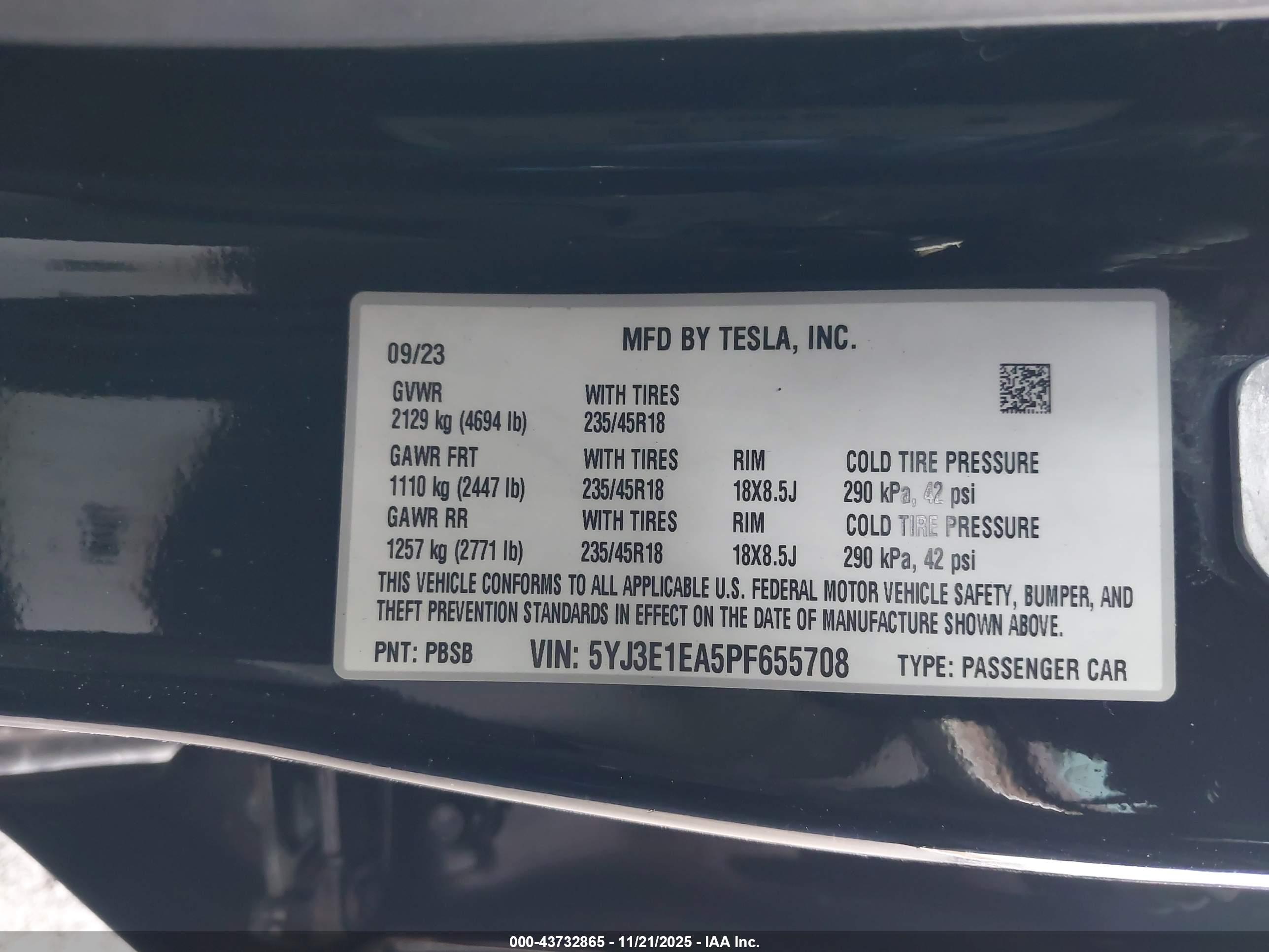 TESLA MODEL image 9