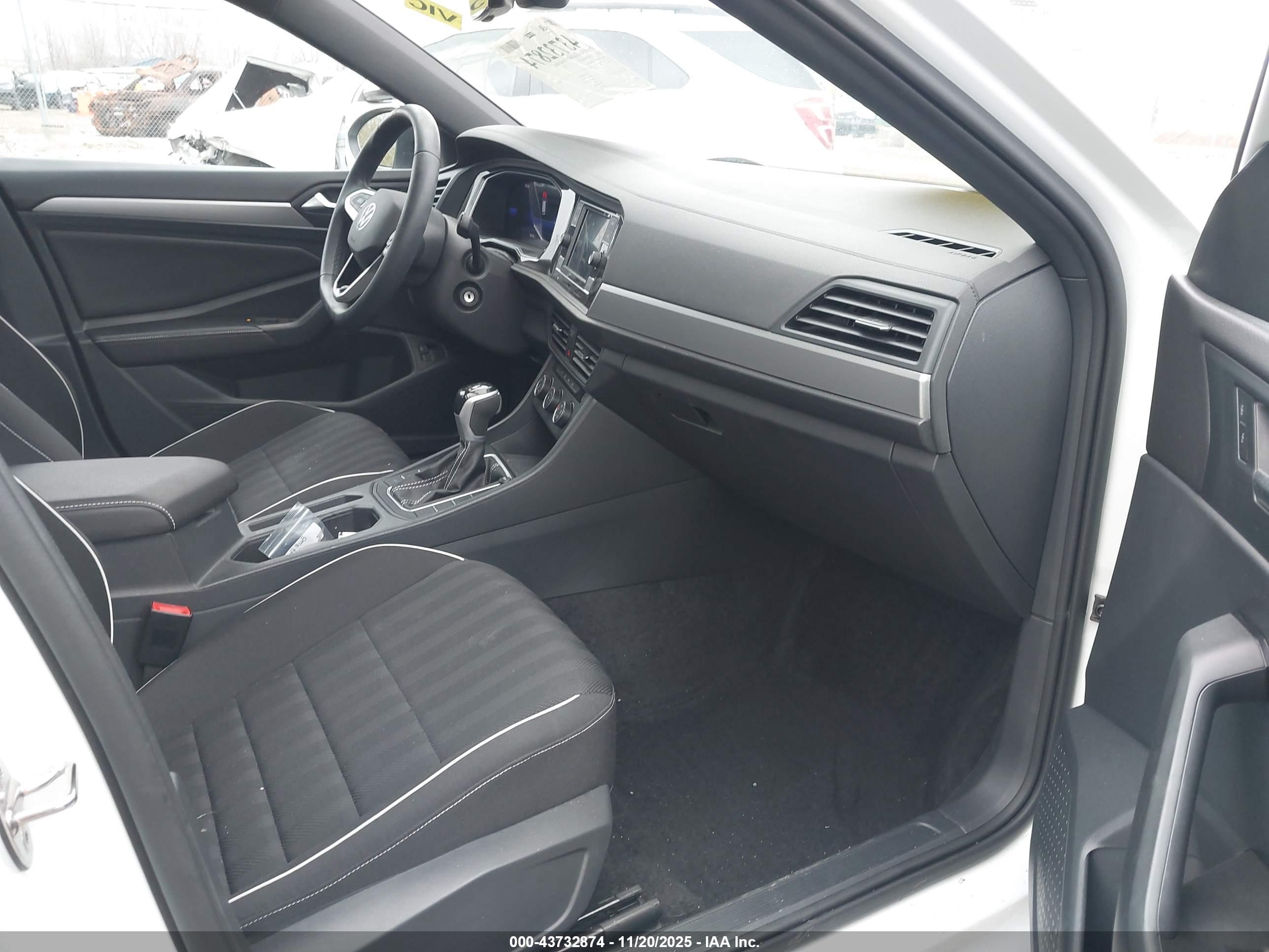 VOLKSWAGEN JETTA image 5