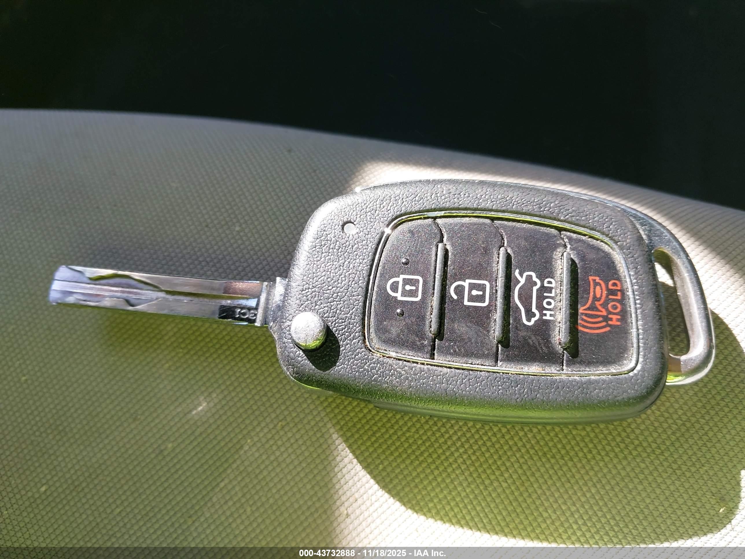 HYUNDAI SONATA image 11