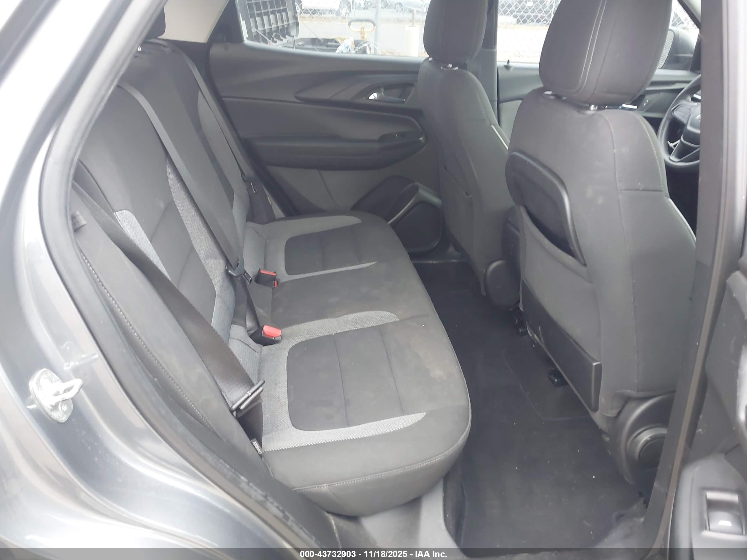 CHEVROLET TRAILBLAZER image 8