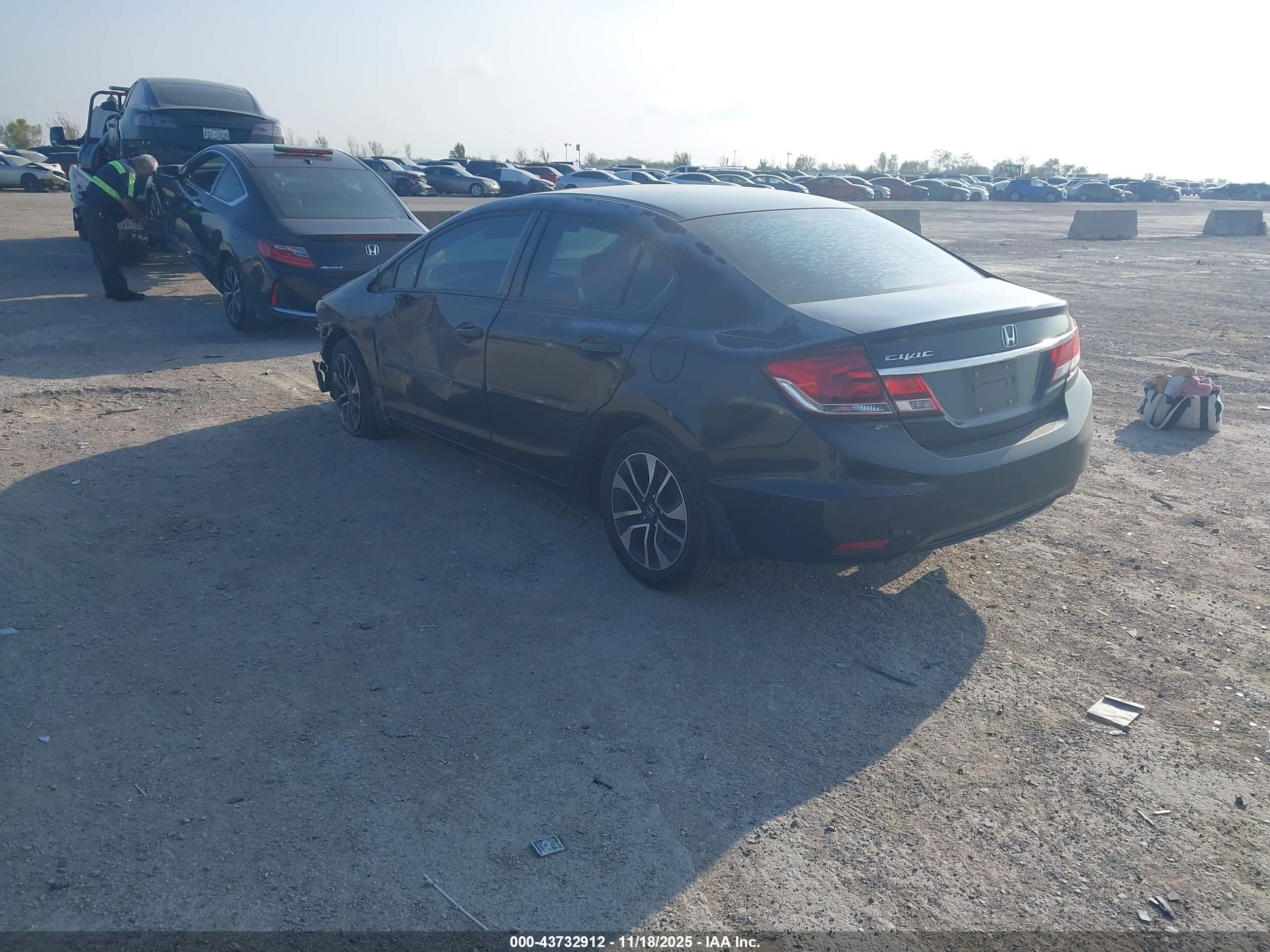 HONDA CIVIC image 3
