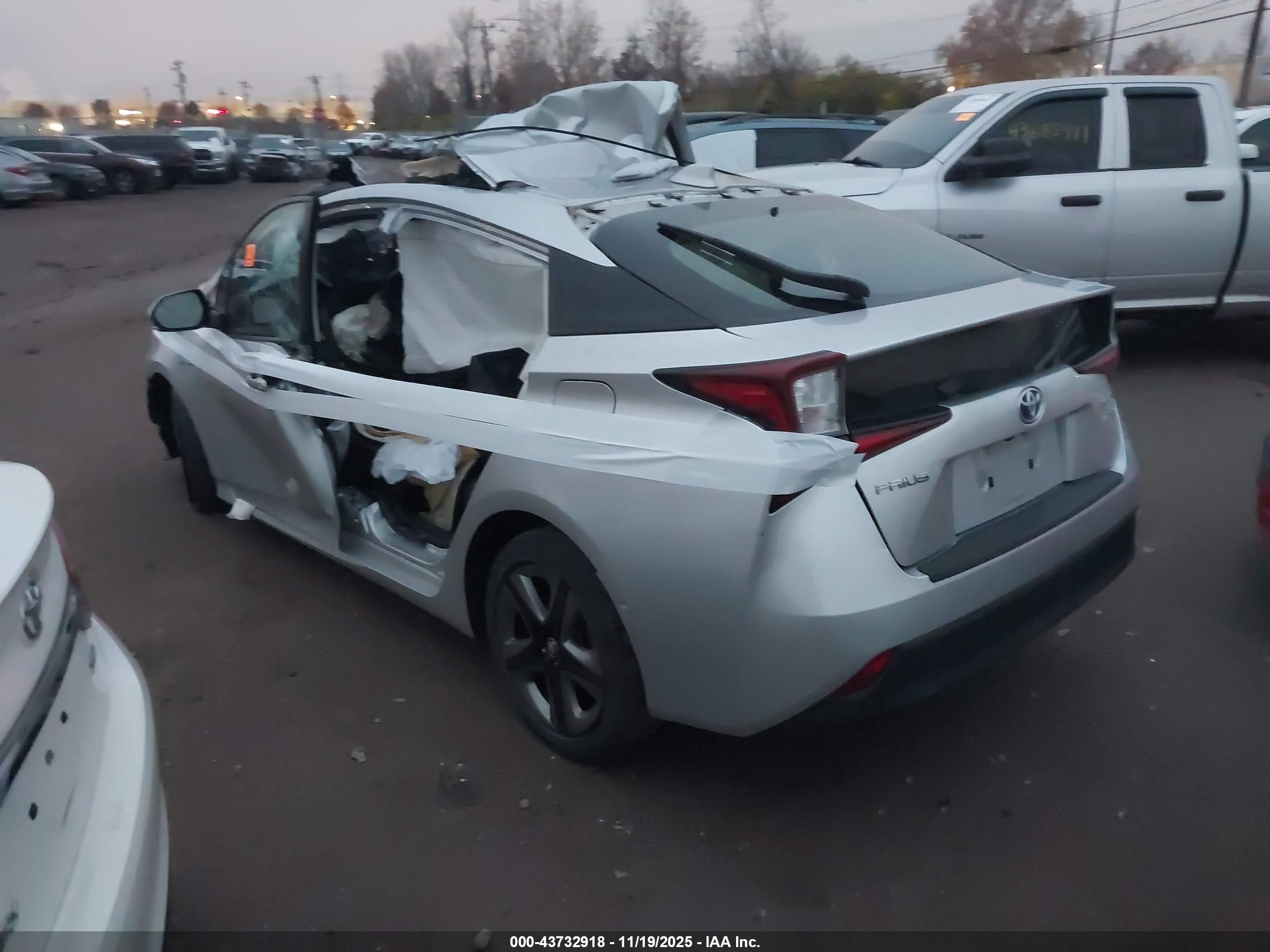 TOYOTA PRIUS image 3